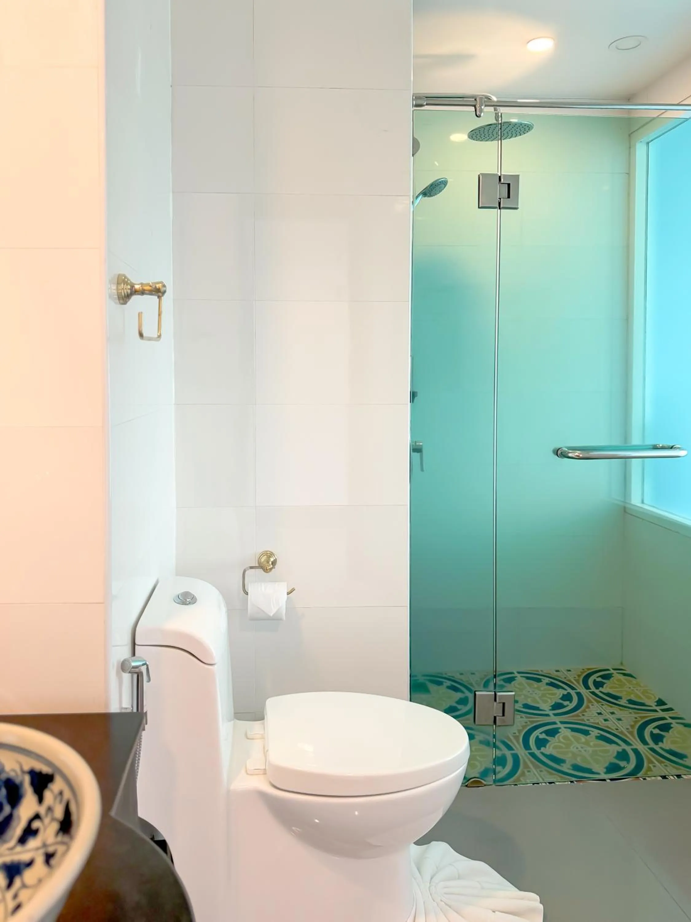 Shower in Grand Supicha City Hotel