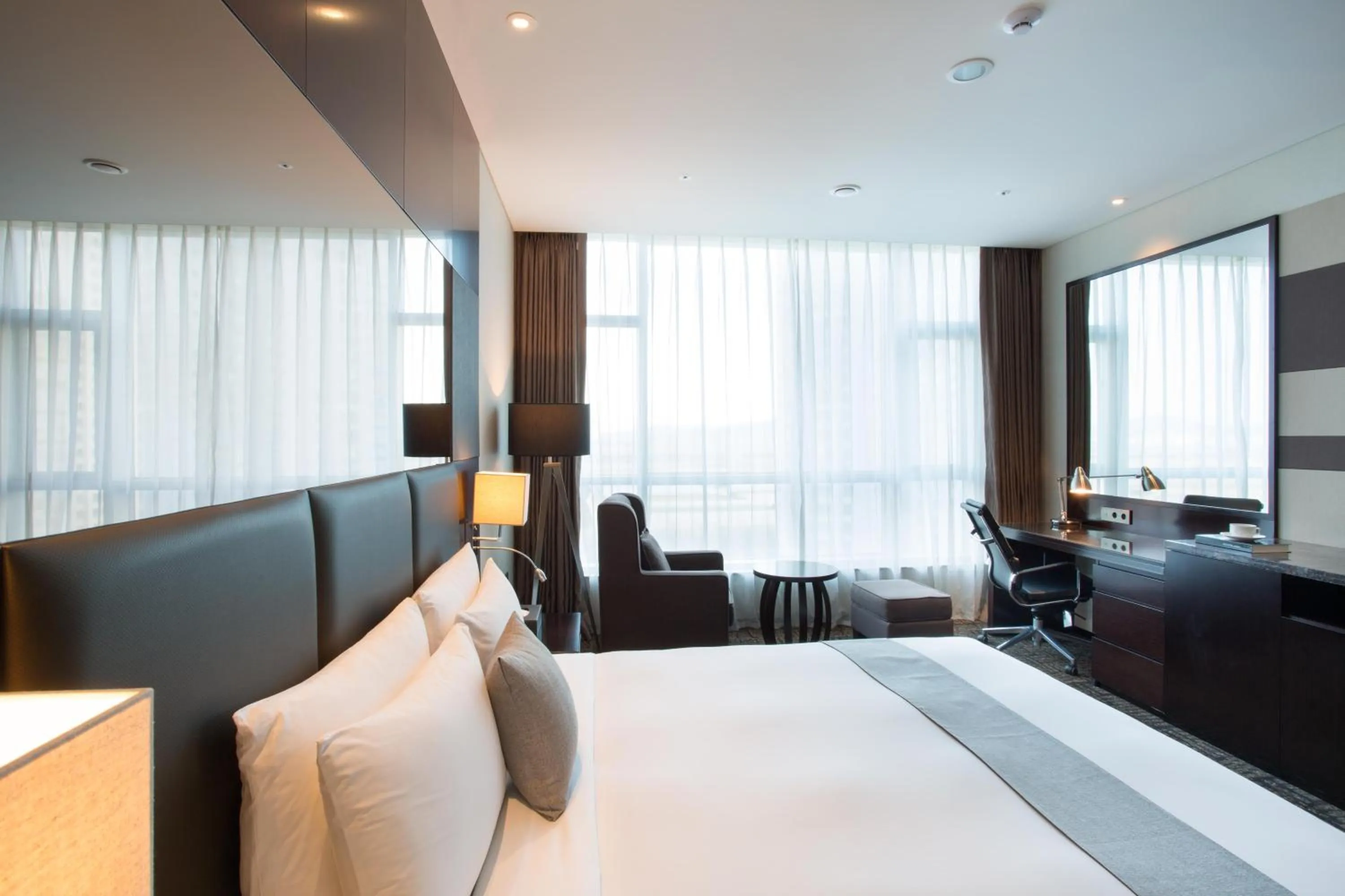 Day, Bed in I Square Hotel