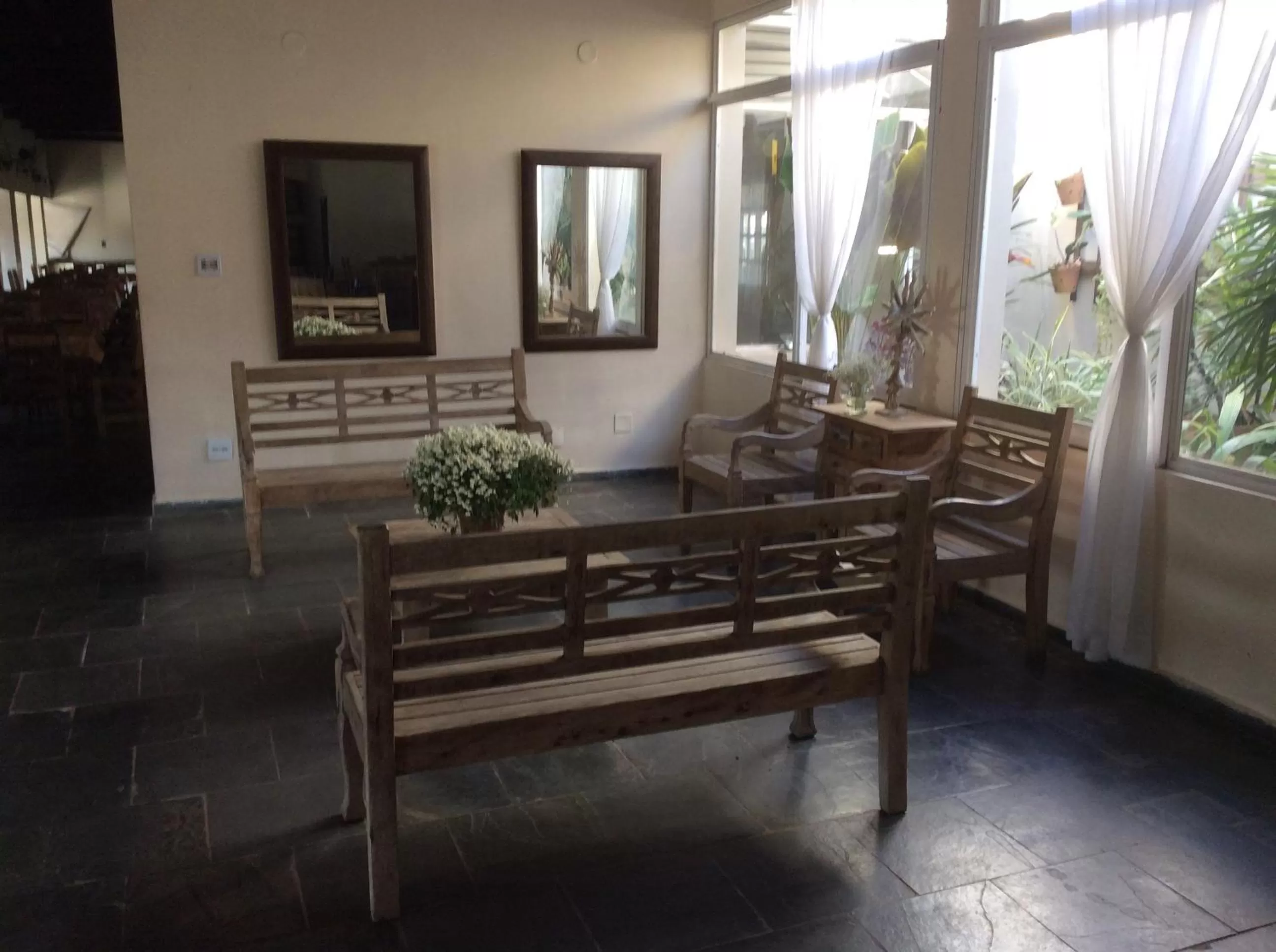 Living room, Lounge/Bar in Pousada Flor da Serra