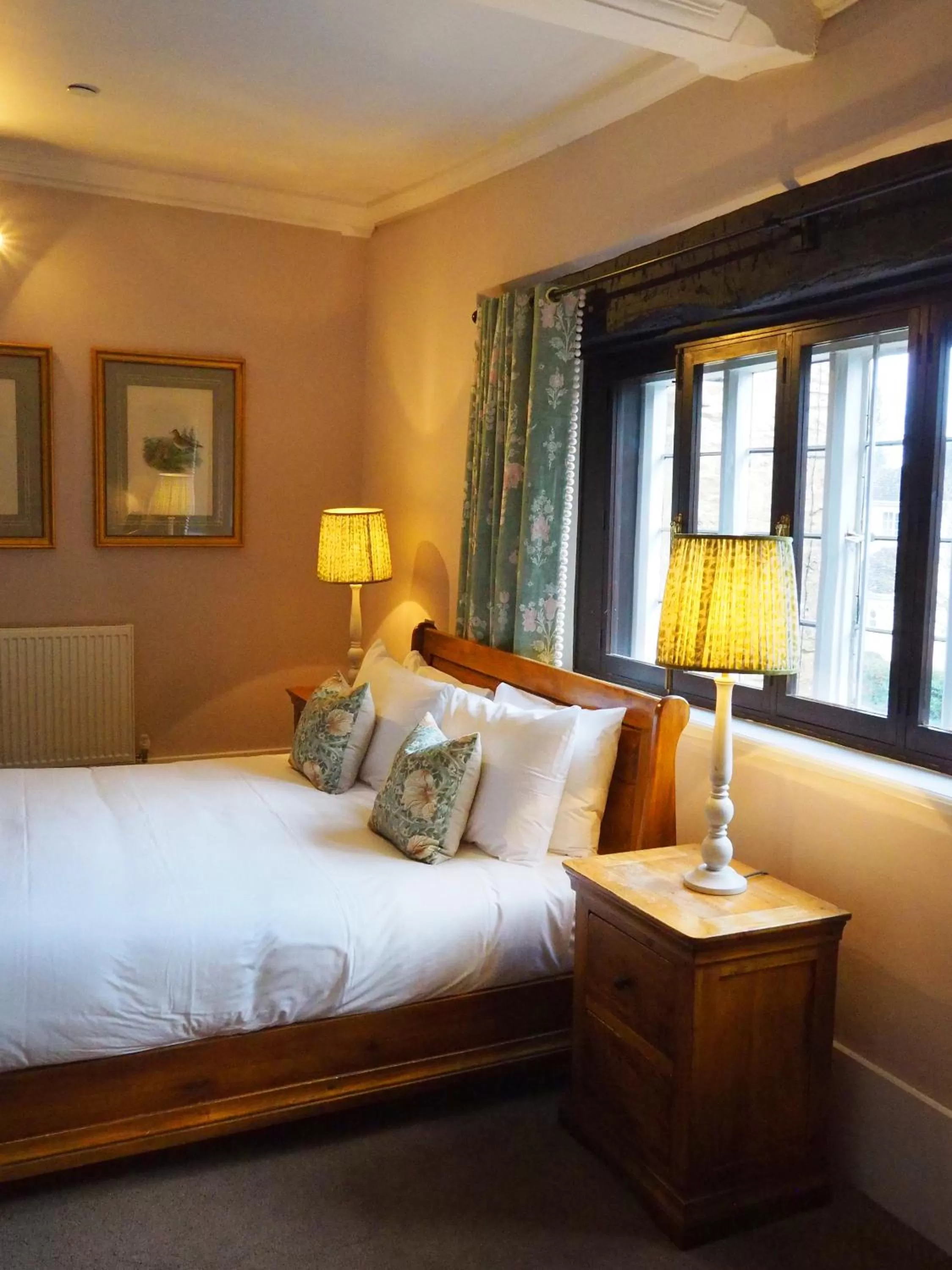 Bed in Bear and Ragged Staff