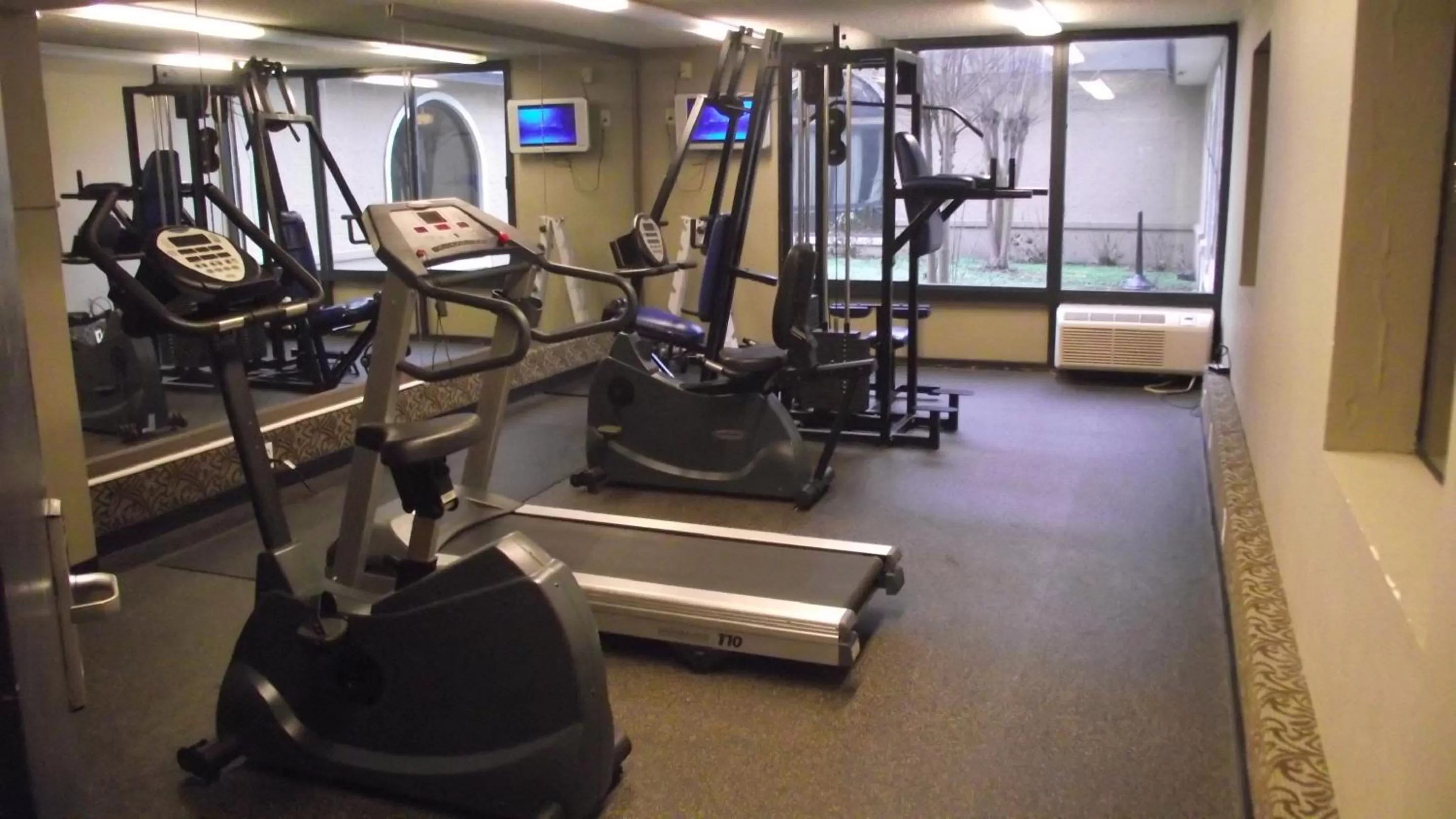 Fitness centre/facilities in Travelodge by Wyndham Memphis Airport/Graceland