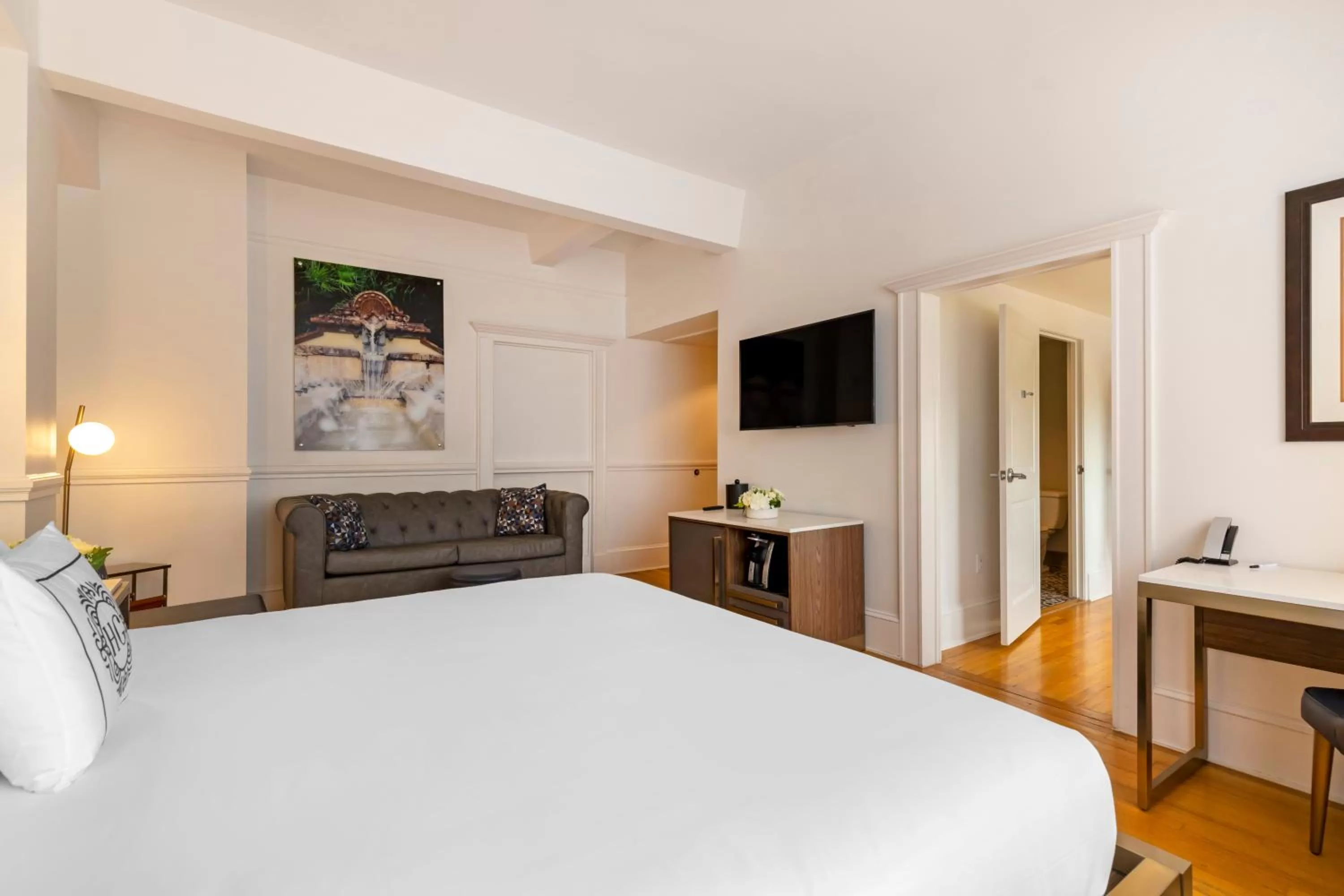 Bedroom, Bed in Hotel Gibbs Downtown Riverwalk