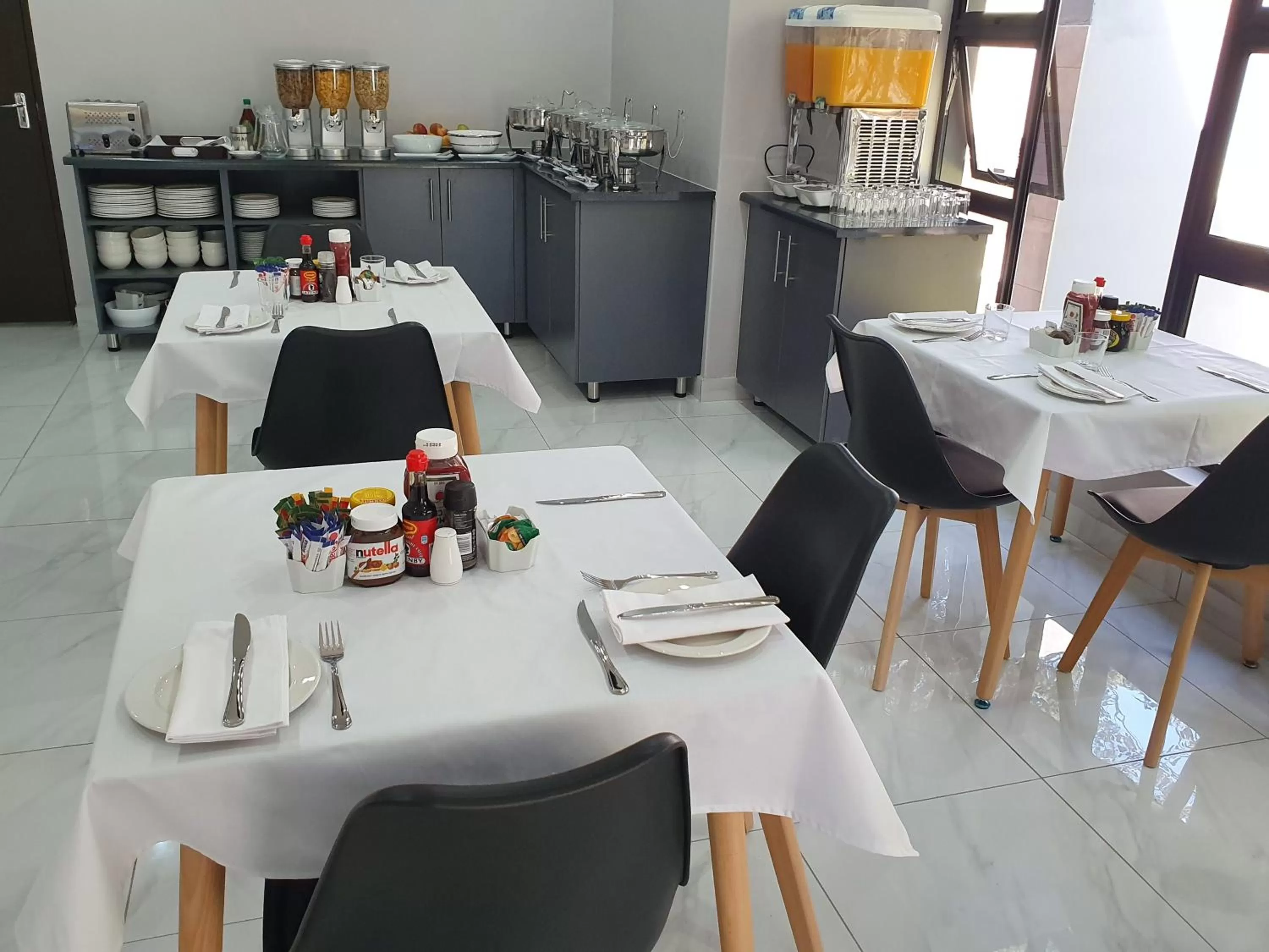 Breakfast in La Orchard Hotel