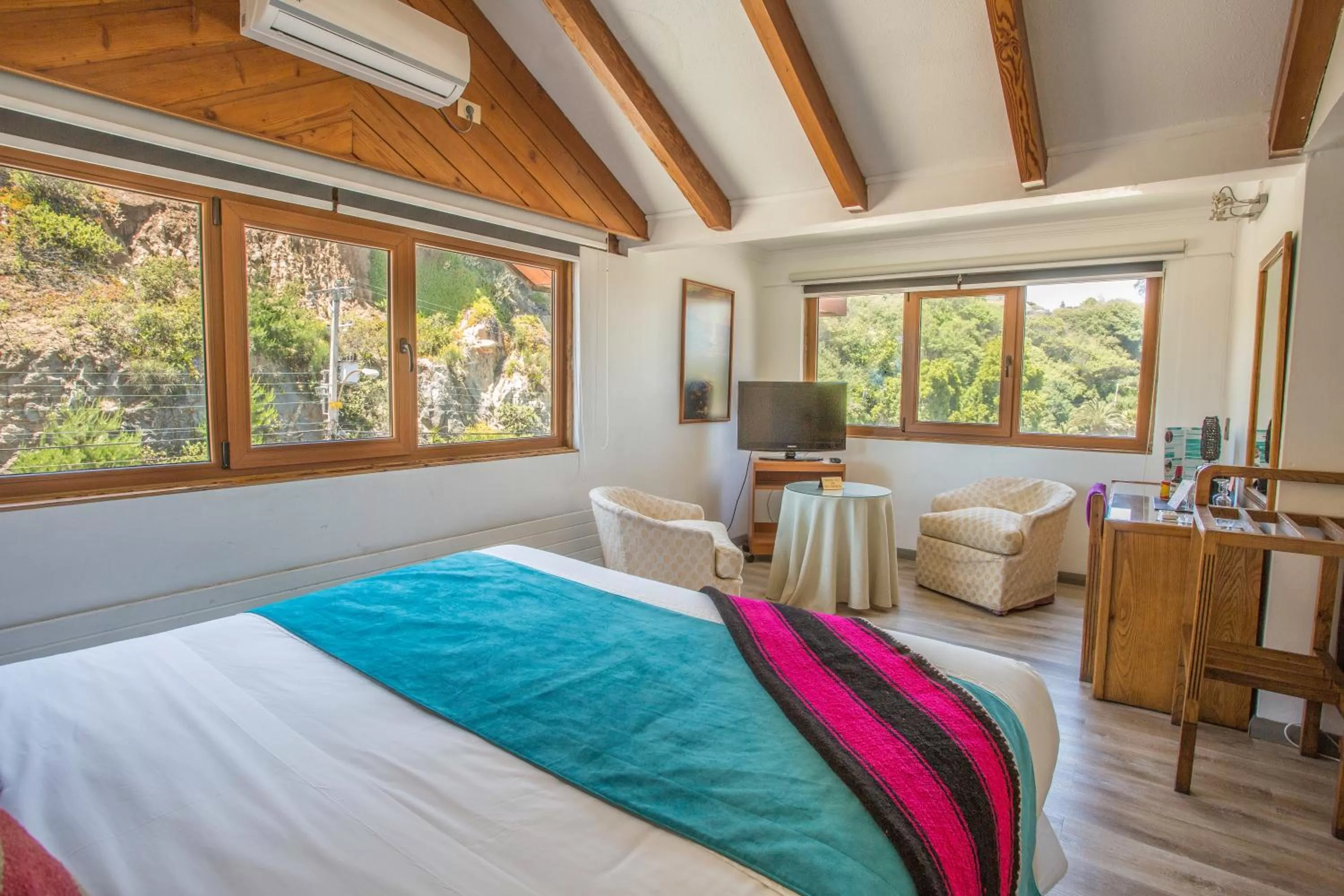 Bed in Hotel Oceanic