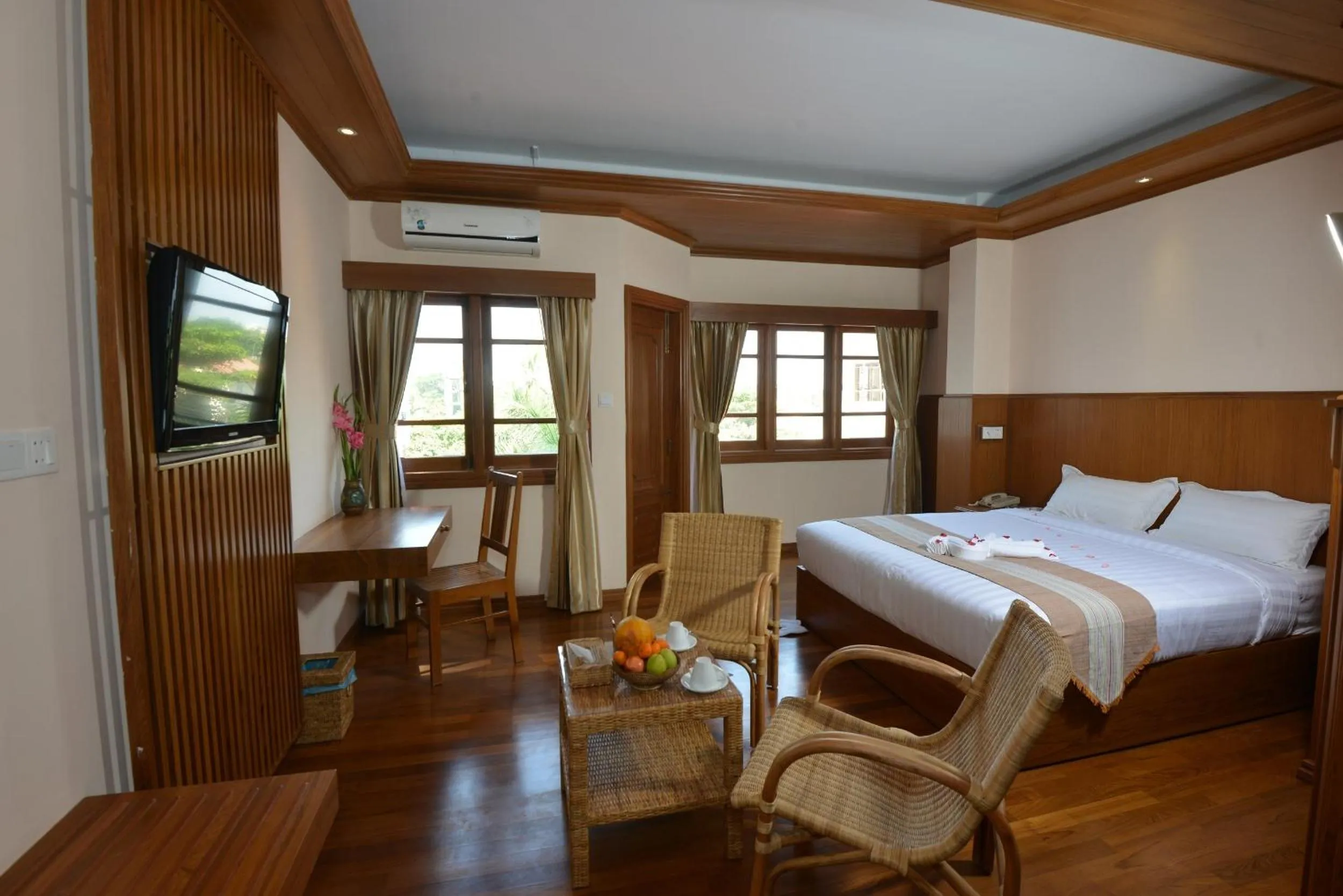 Decorative detail, Bed in Hotel Sidney