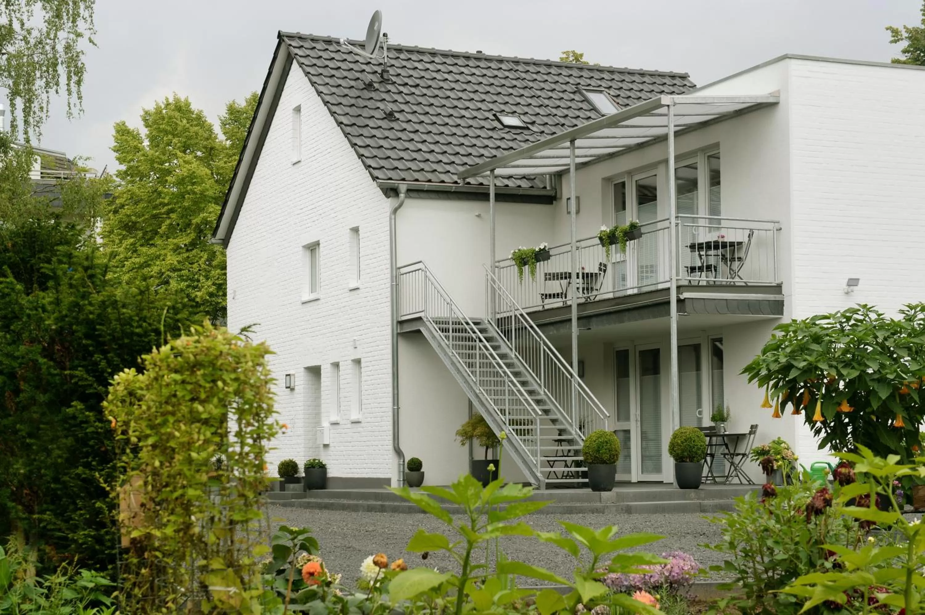 Property building in Bed & Breakfast Meerbusch