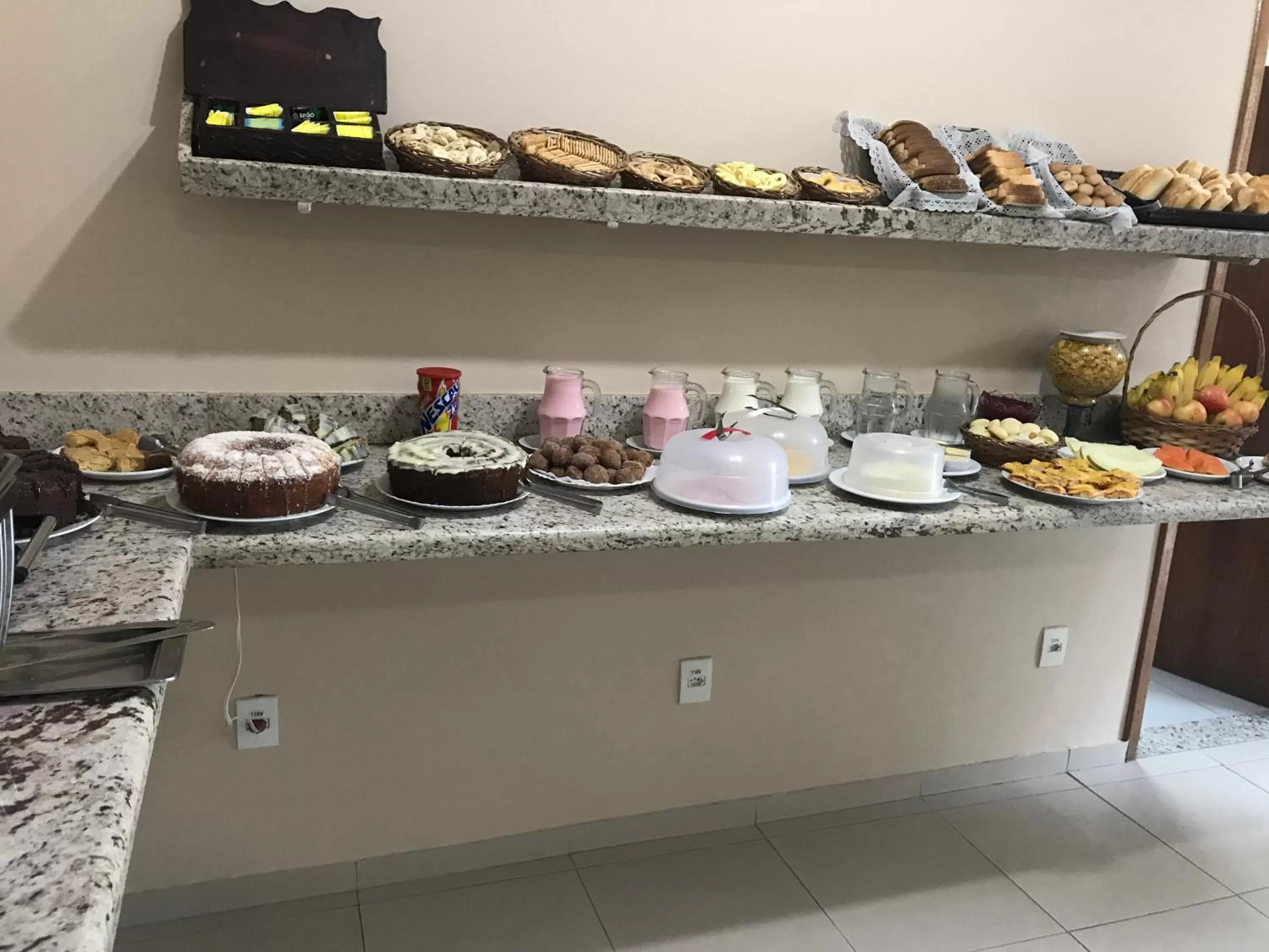 Breakfast in Resende Inn