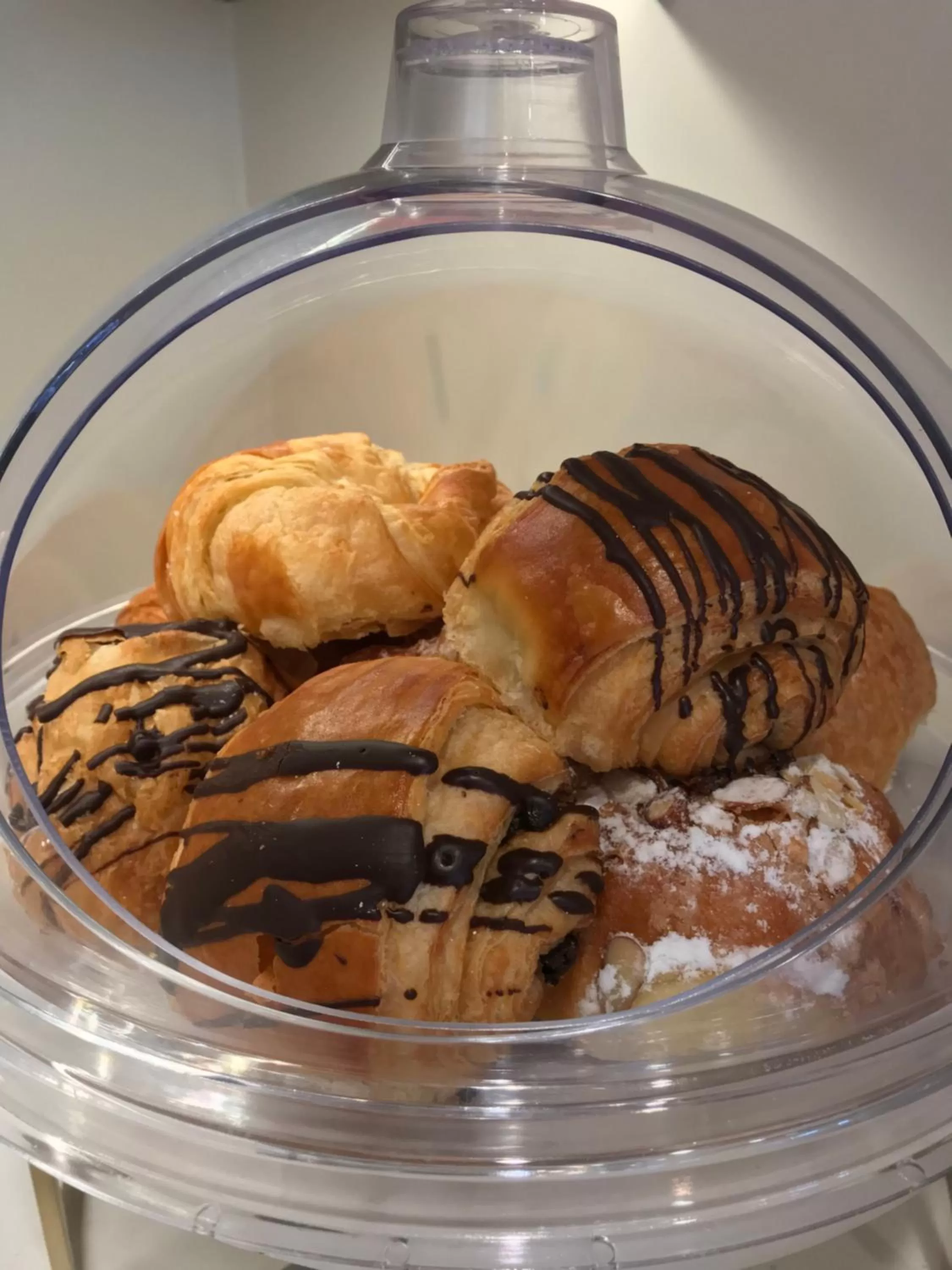 Continental breakfast in Marina Beach Motel