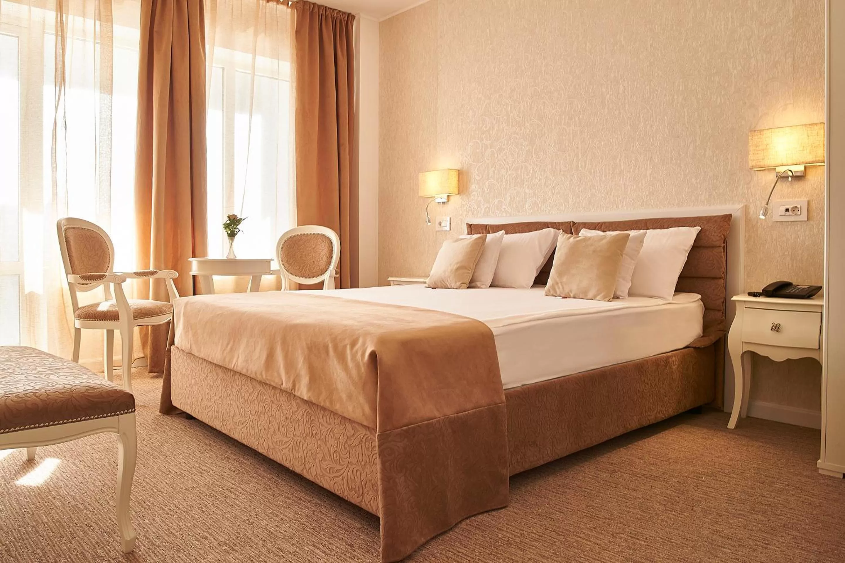 Bed in Continental Forum Oradea