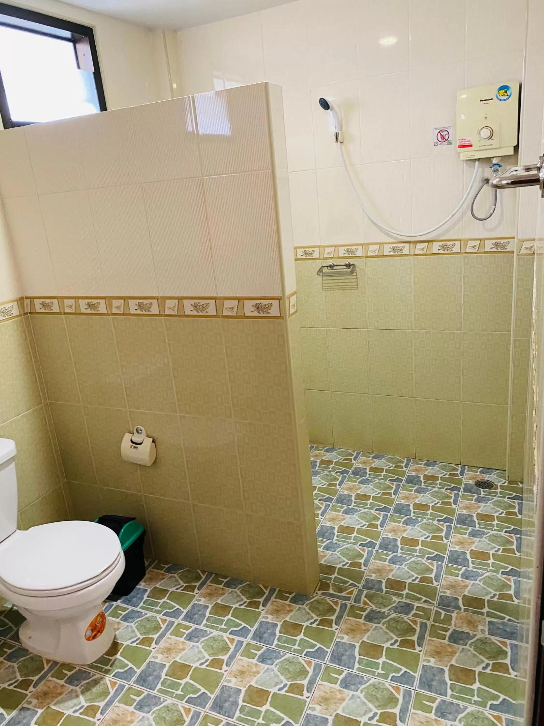 Shower in Kaibae Hut Resort