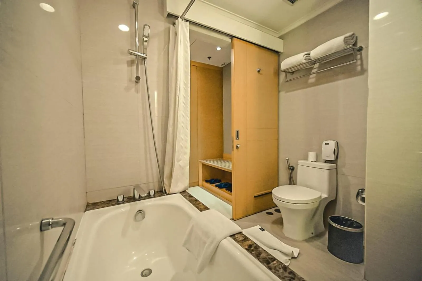 Bathroom in All Sedayu Hotel Kelapa Gading