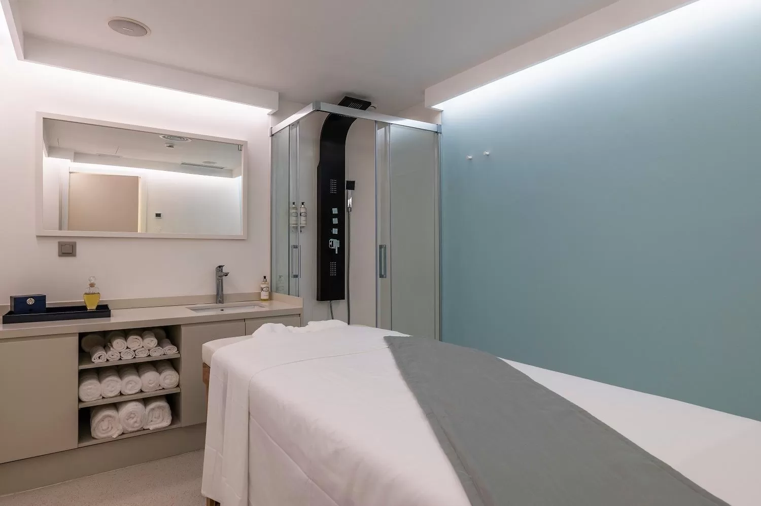 Massage, Bed in Regency Salgados Hotel & Spa