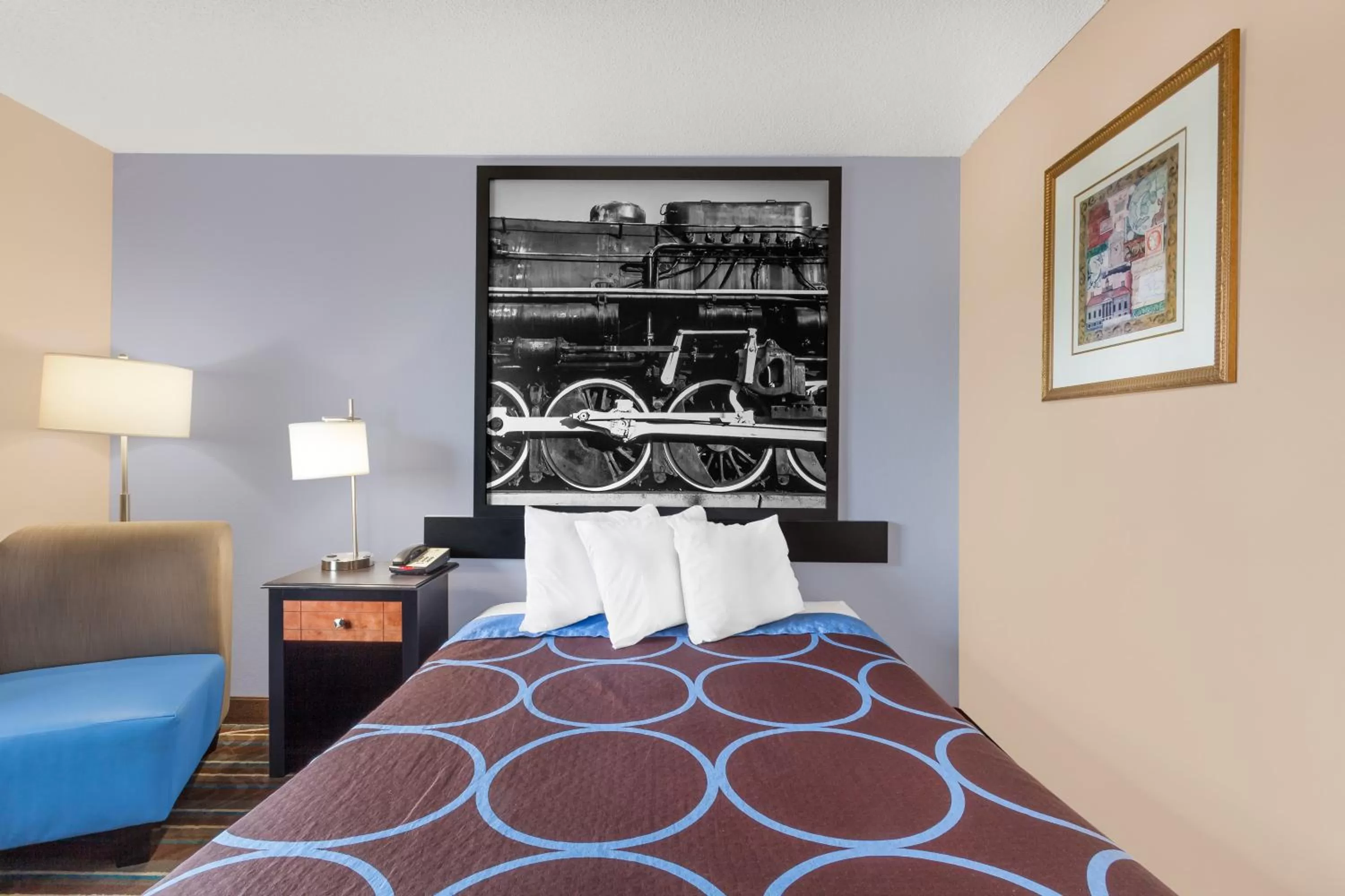Bed in Super 8 by Wyndham Havre De Grace Aberdeen Area