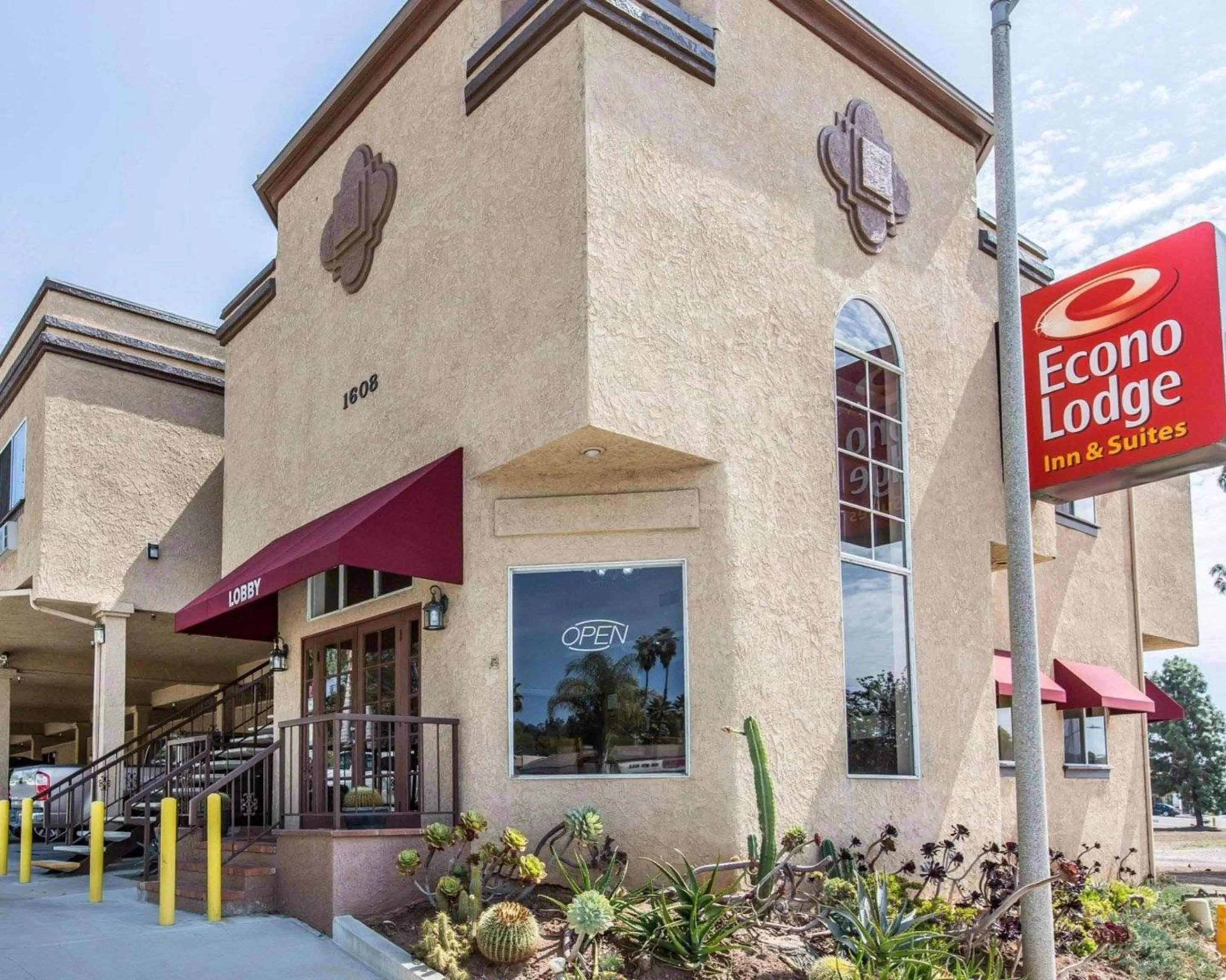 Property building in Econo Lodge Inn & Suites Fallbrook Downtown