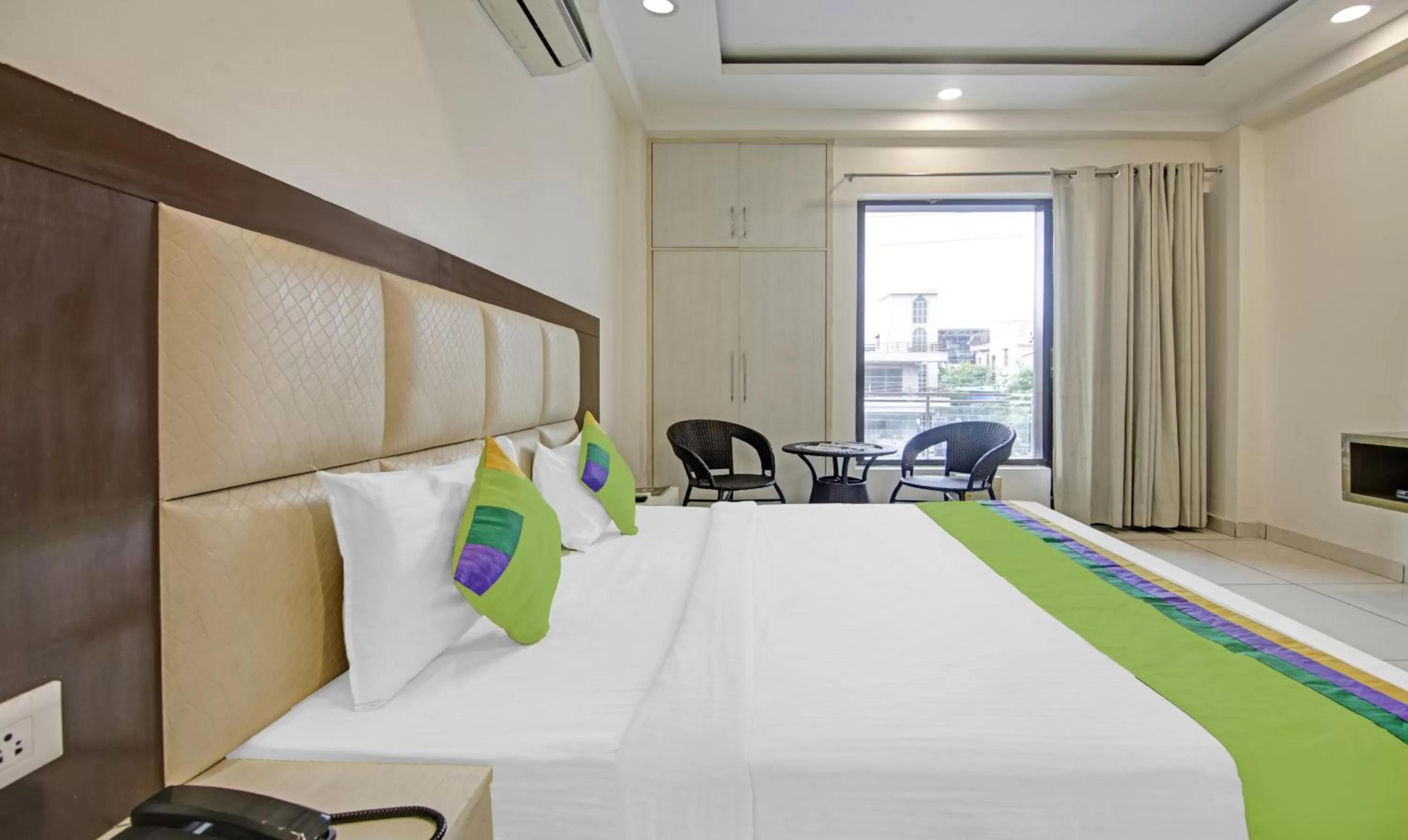 Bedroom, Bed in Treebo Trend Apple Pie