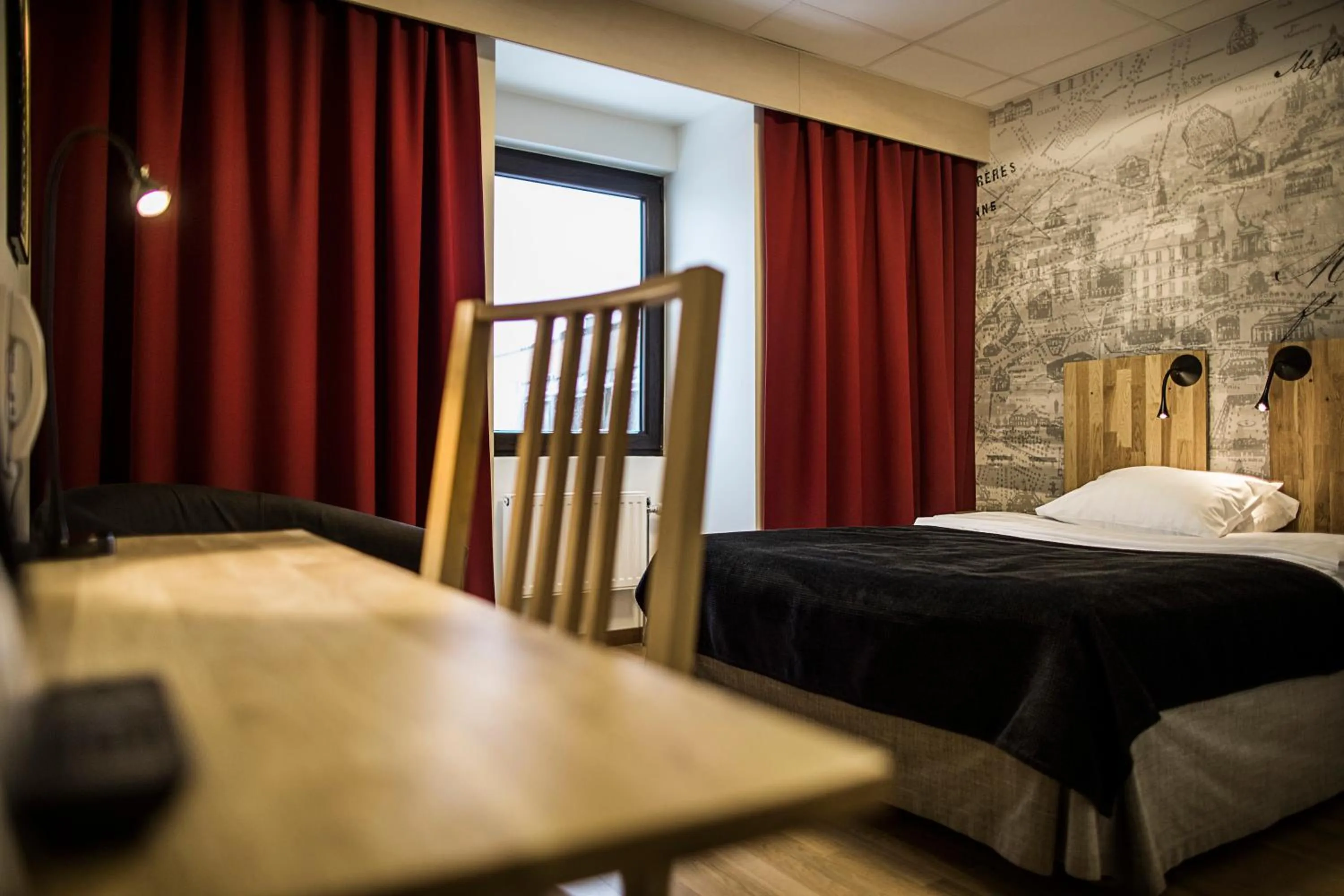 Day, Bed in Home Hotel Bristol