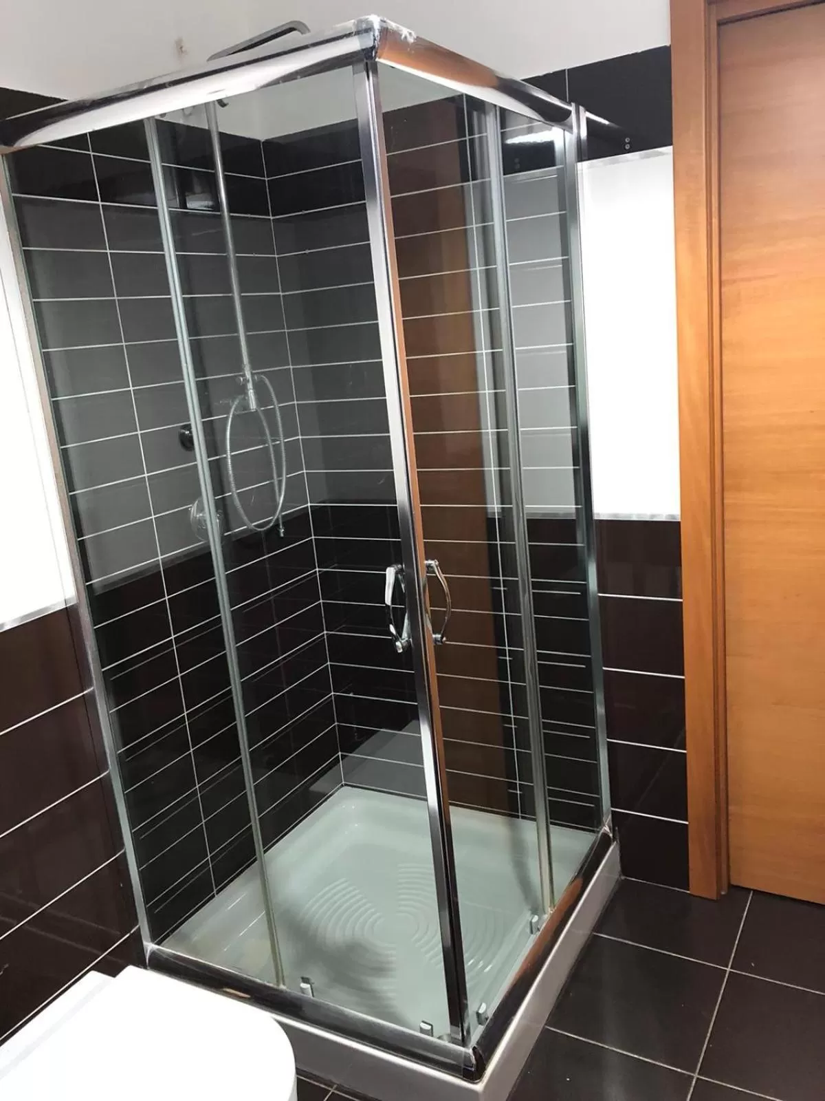 Shower, Bathroom in RAJA ROOMS