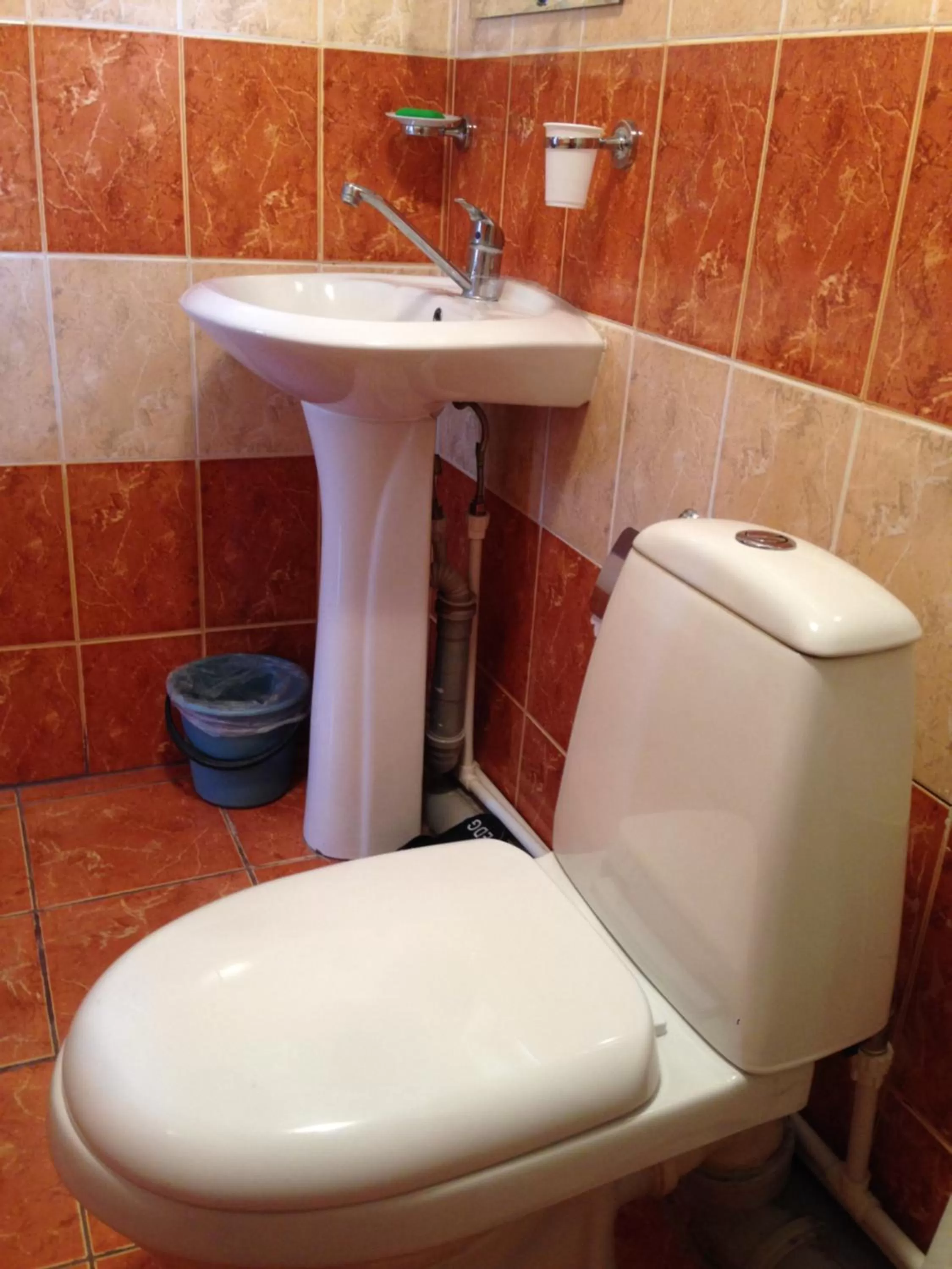 Toilet in IRIS B&B in DEBED CANYON