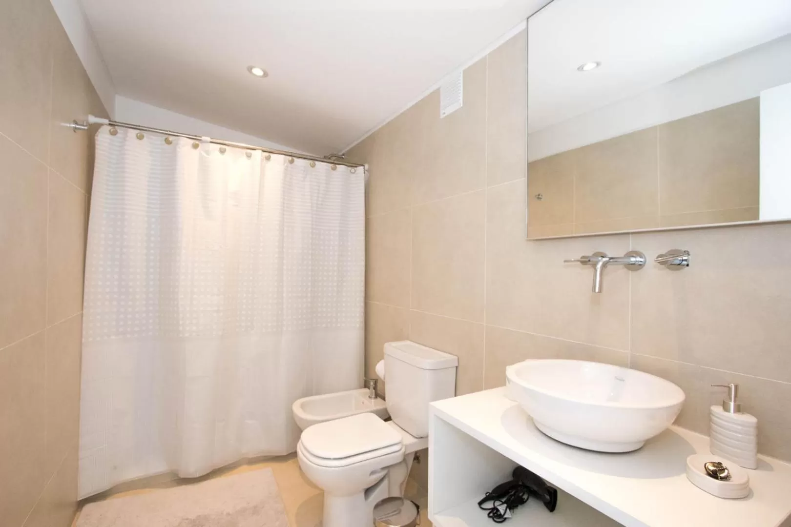 Toilet, Bathroom in De la Costa Apartamentos