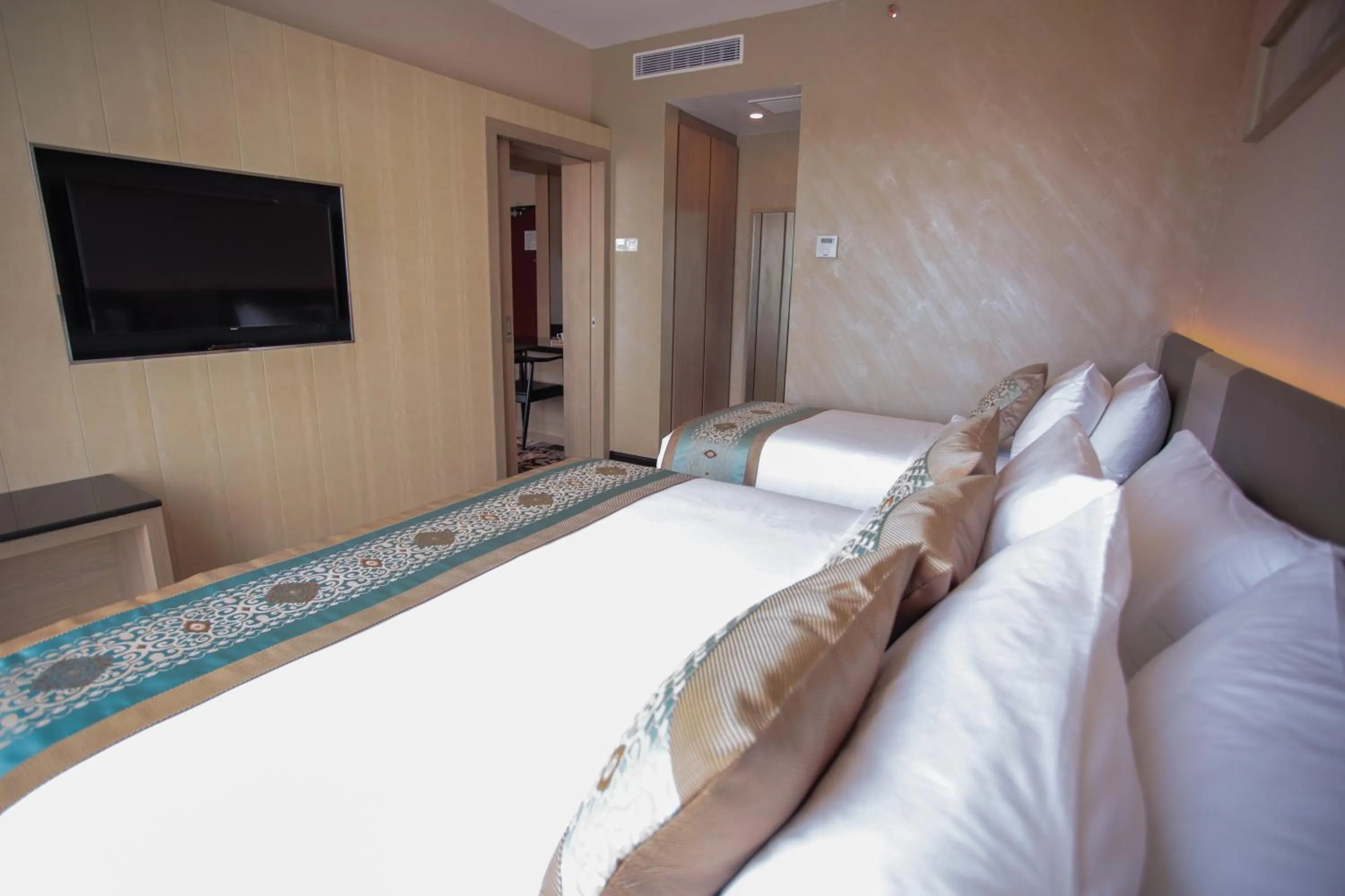 Photo of the whole room, Bed in V8 Hotel Johor Bahru