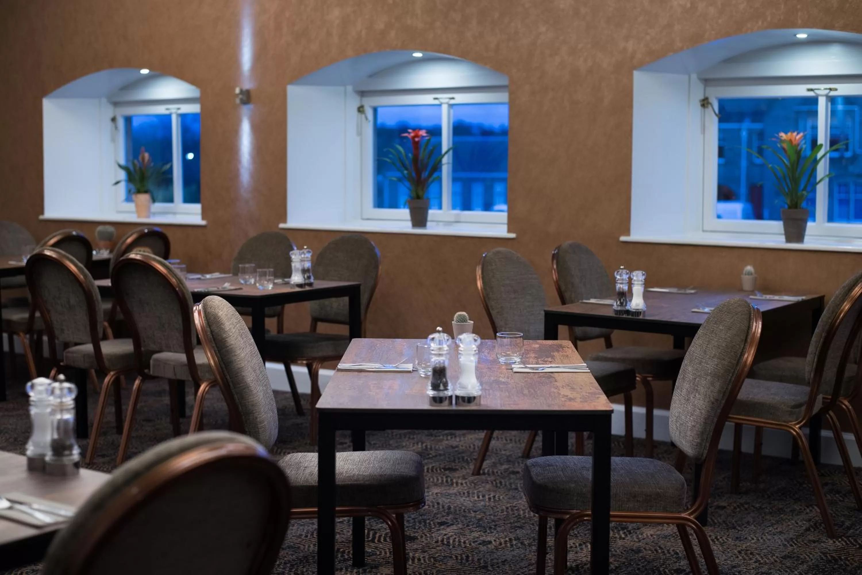 Restaurant/places to eat in Laichmoray Hotel