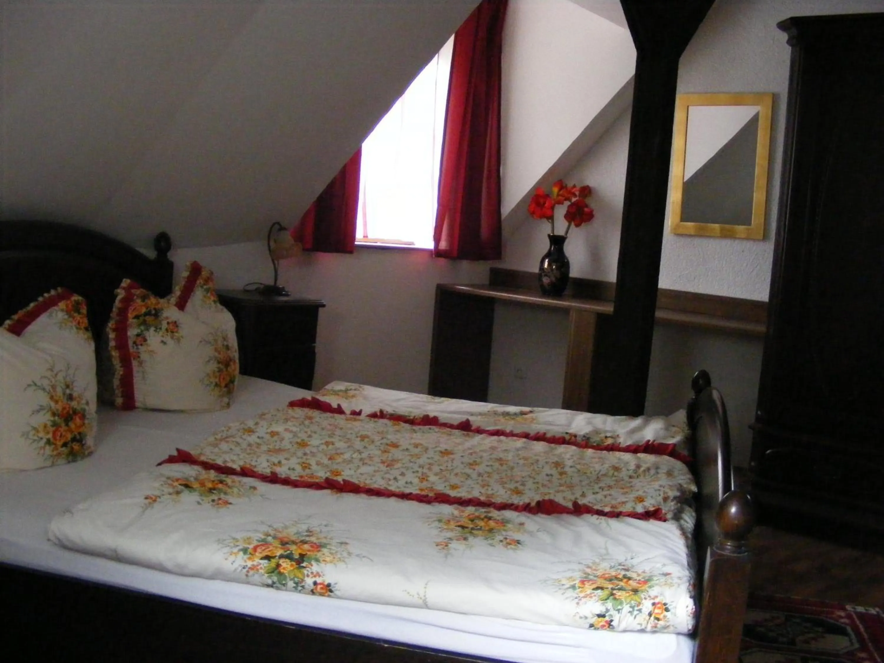 Bedroom in Zum Achten Himmel