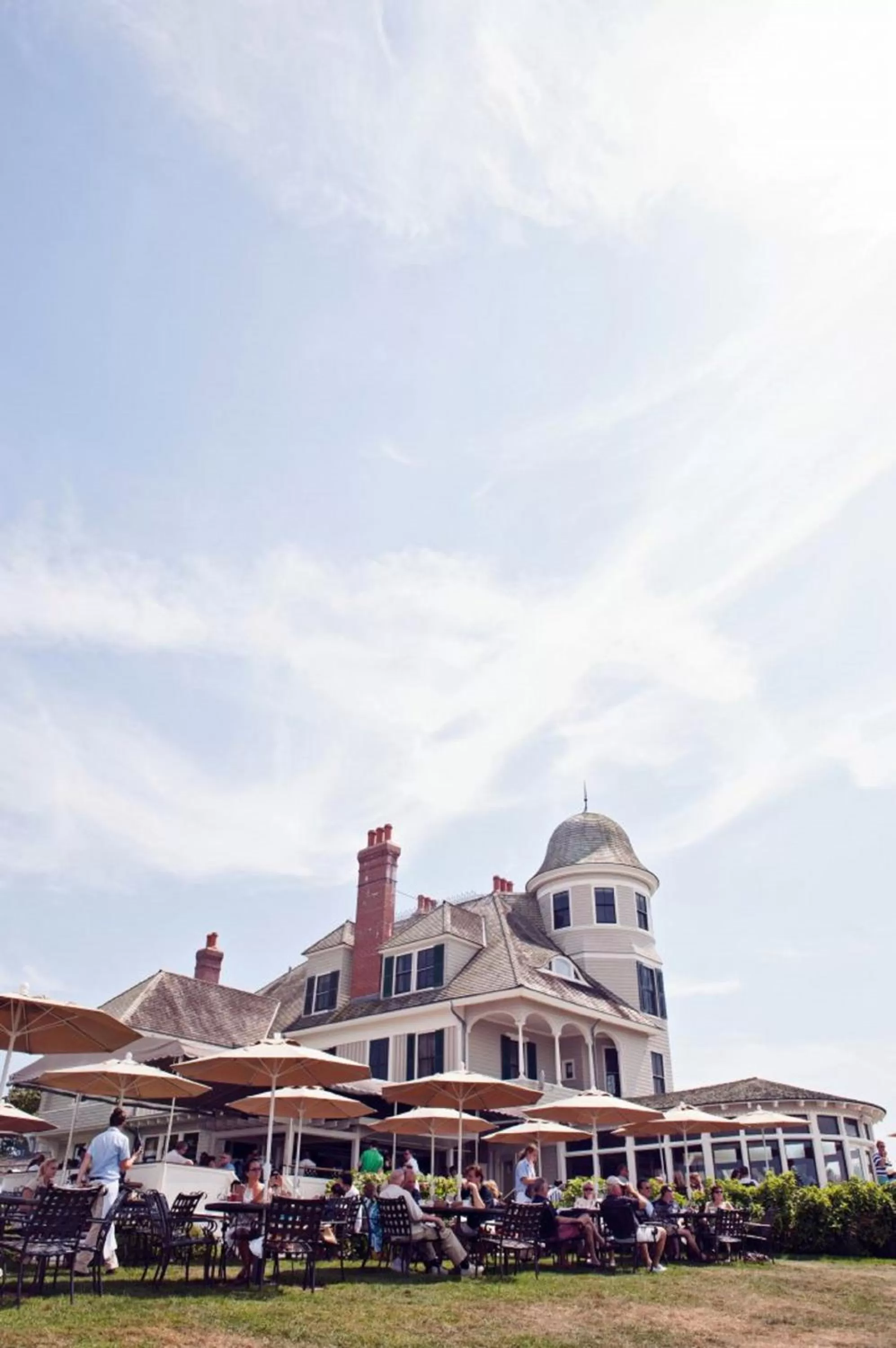 Property building in Castle Hill Inn