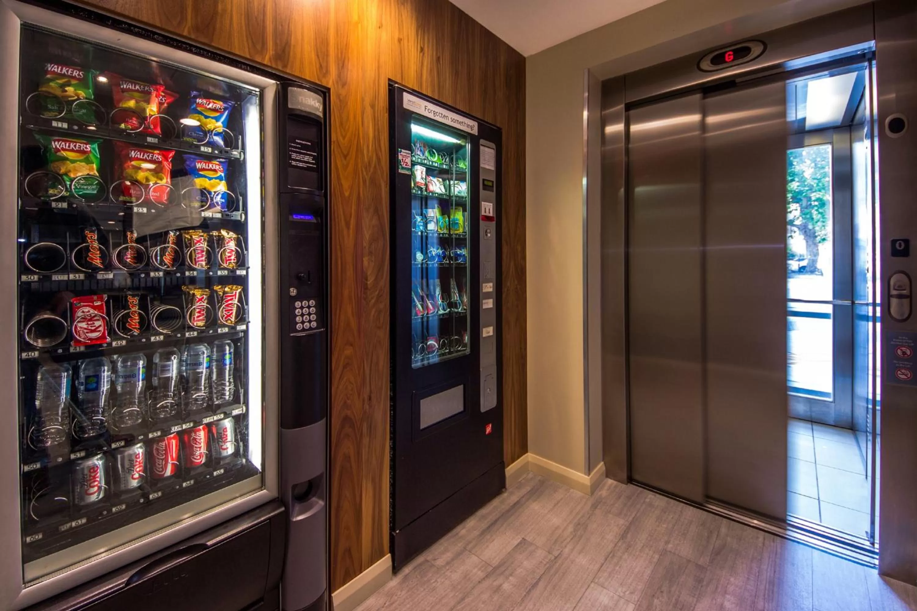 Lobby or reception in Holiday Inn Express Earls Court, an IHG Hotel