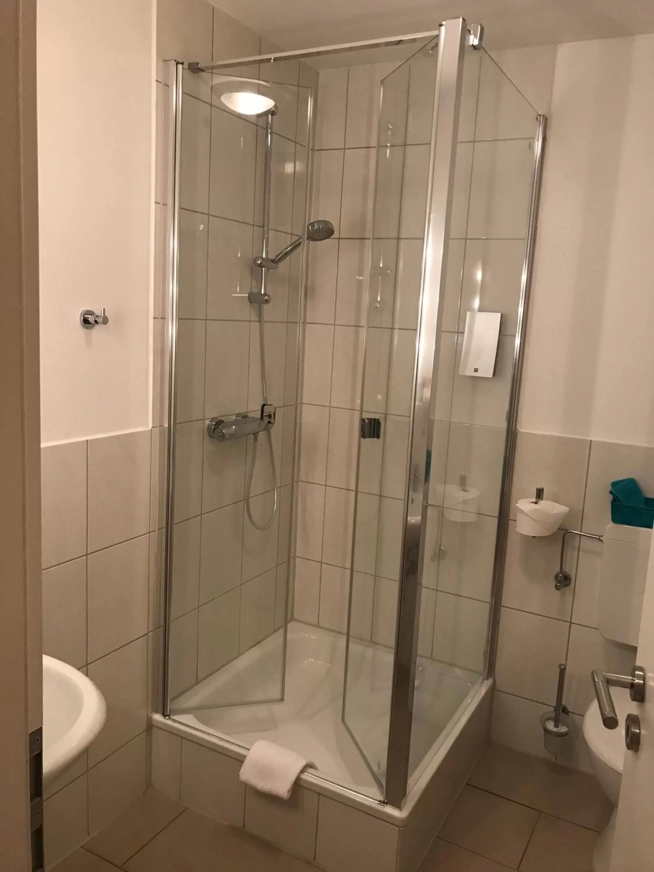 Bathroom in tauwerk Hotel