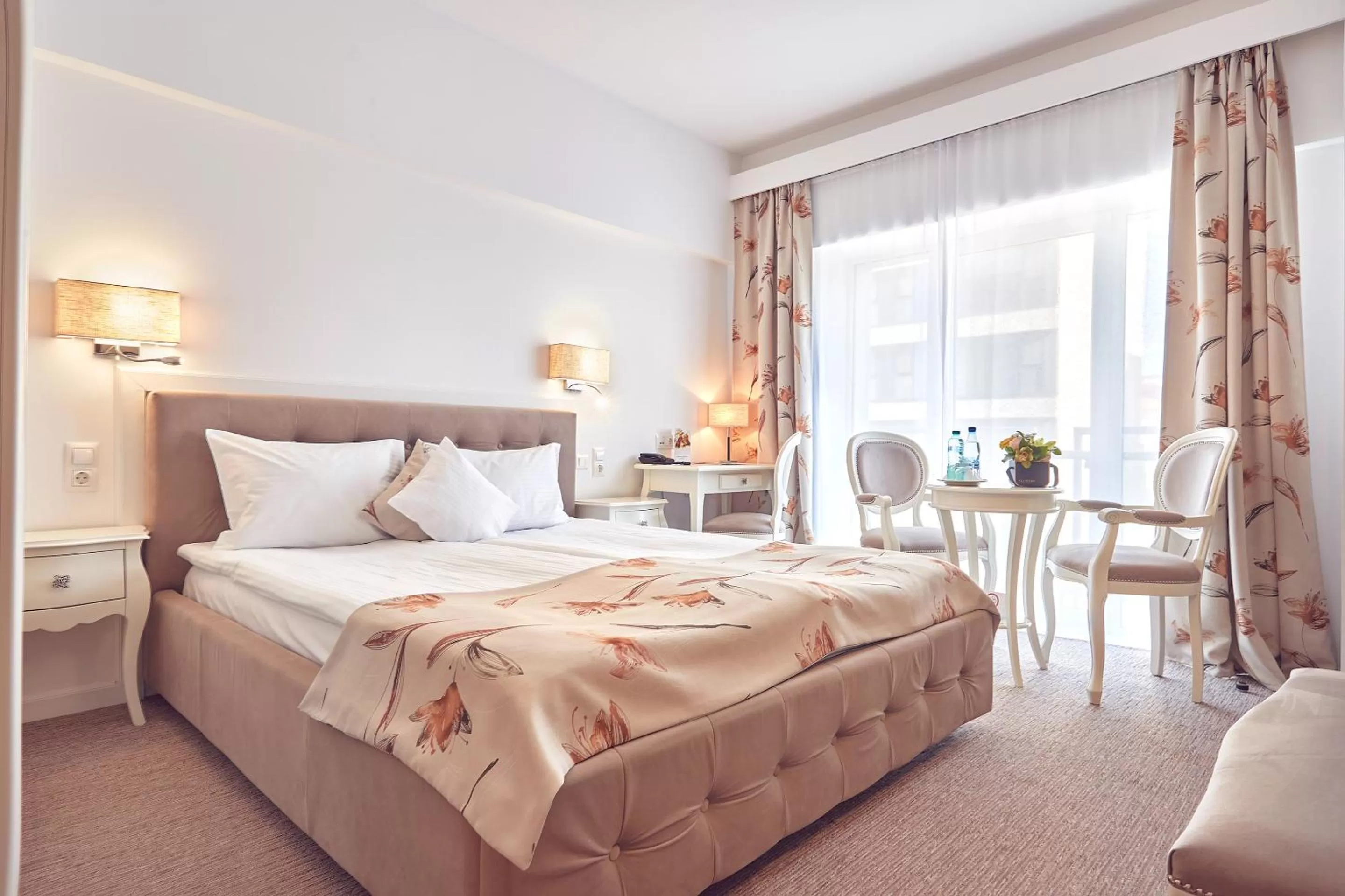 Bedroom, Bed in Continental Forum Constanta