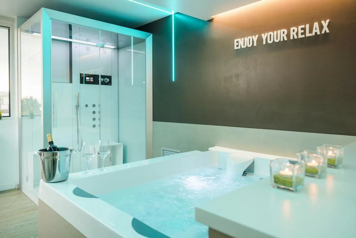 Bath in Enjoy Garda Hotel