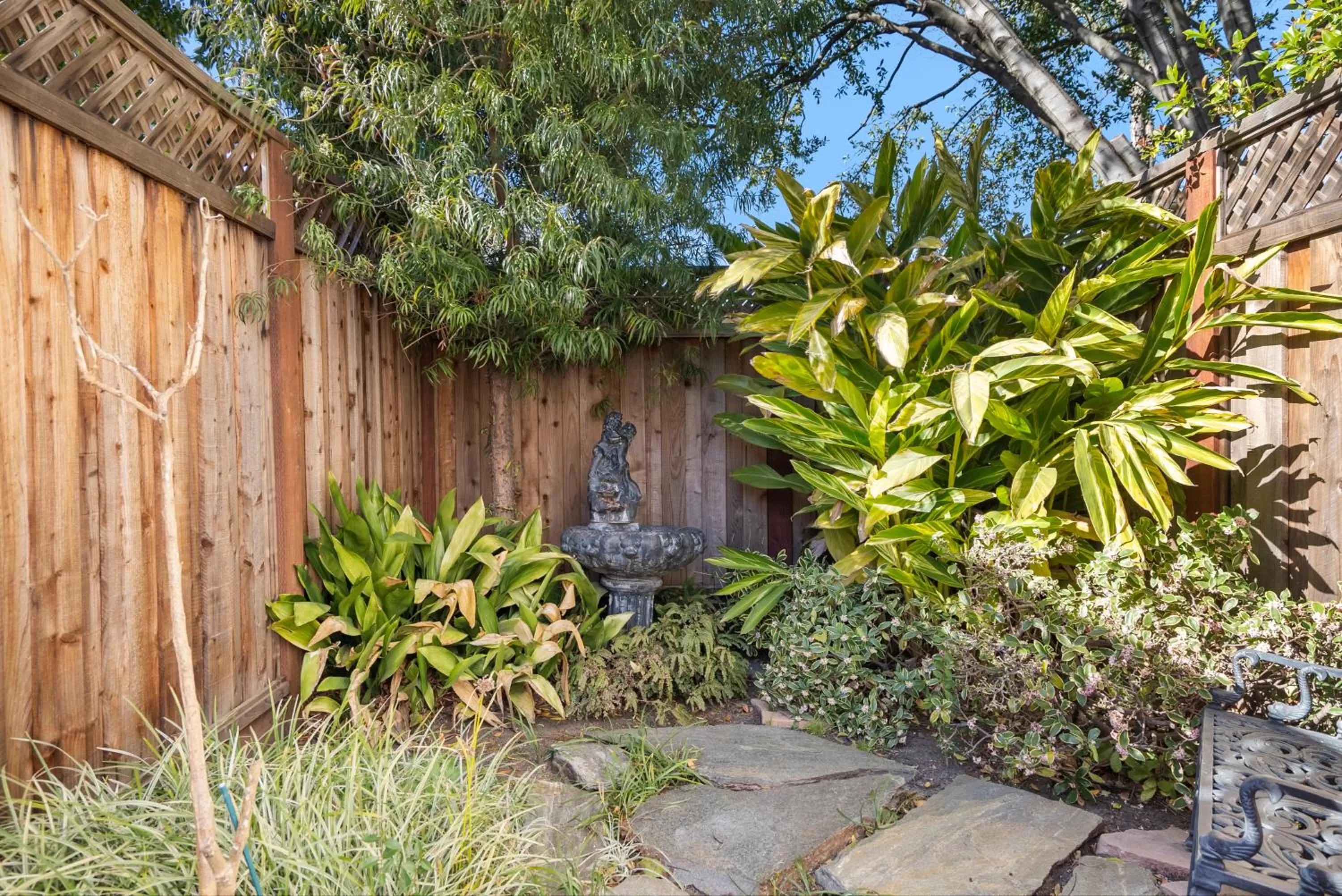 Hennessey House Bed and Breakfast