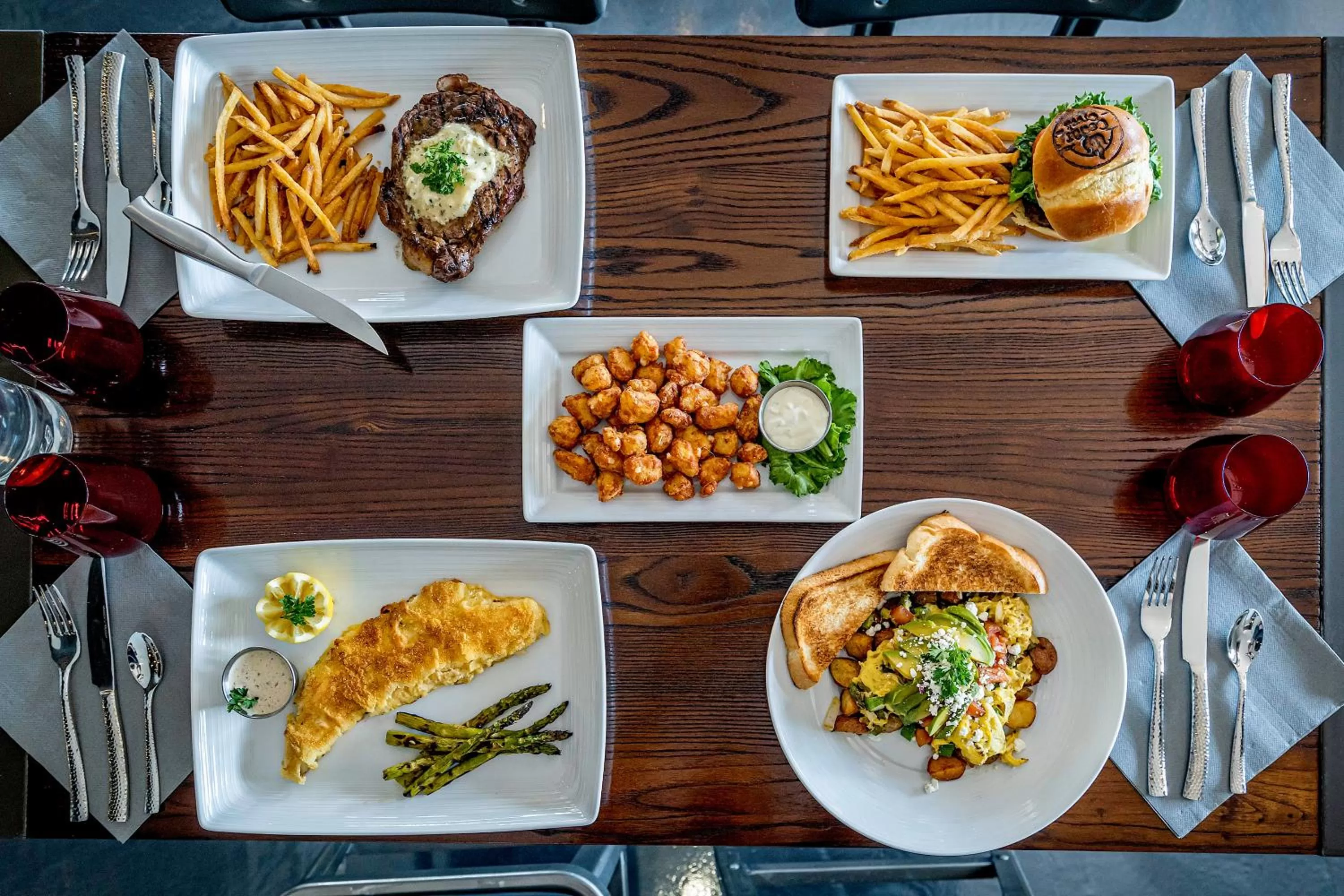 Restaurant/places to eat in Holiday Inn & Suites Wausau-Rothschild by IHG