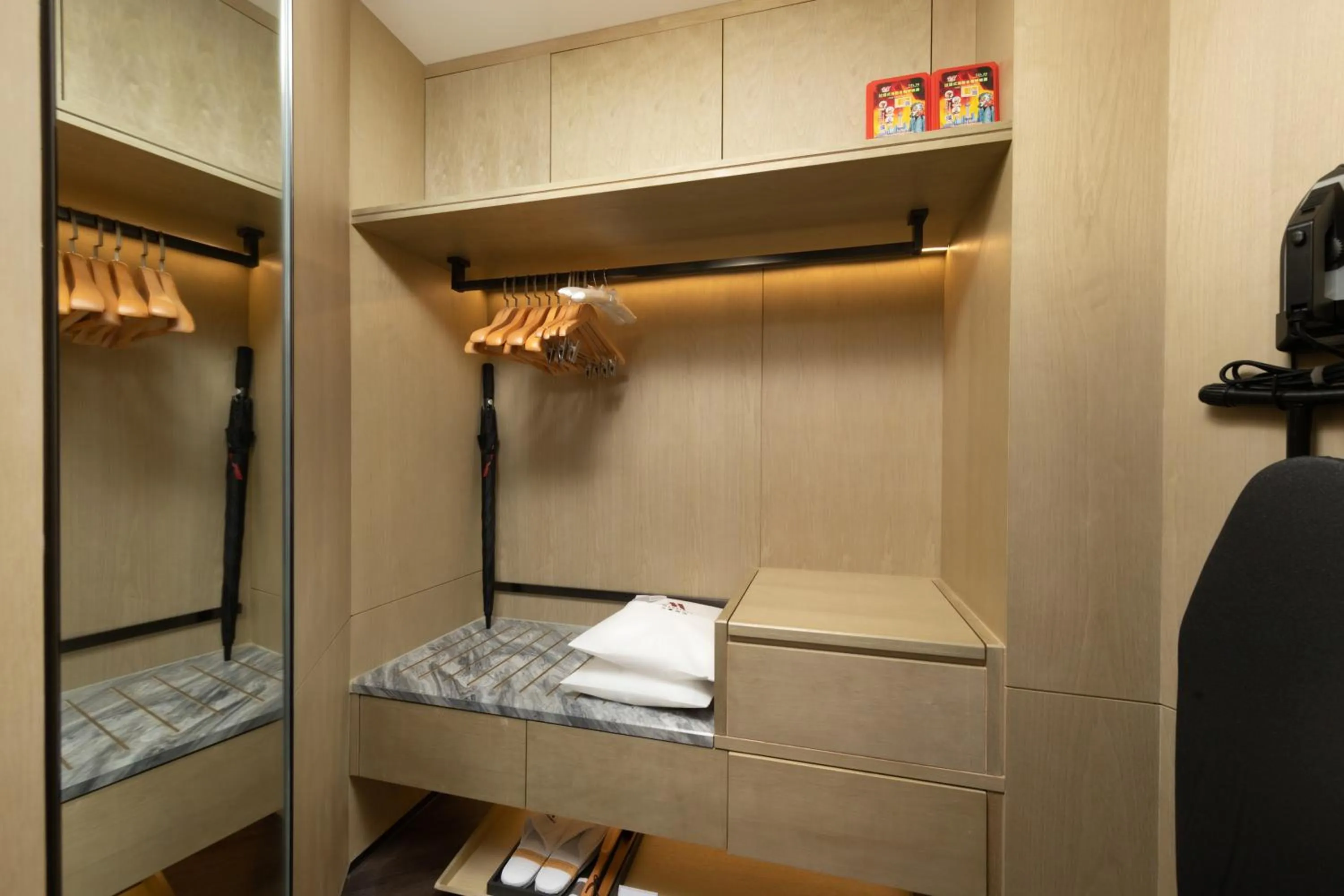 wardrobe in Zhuhai Marriott Hotel Jinwan
