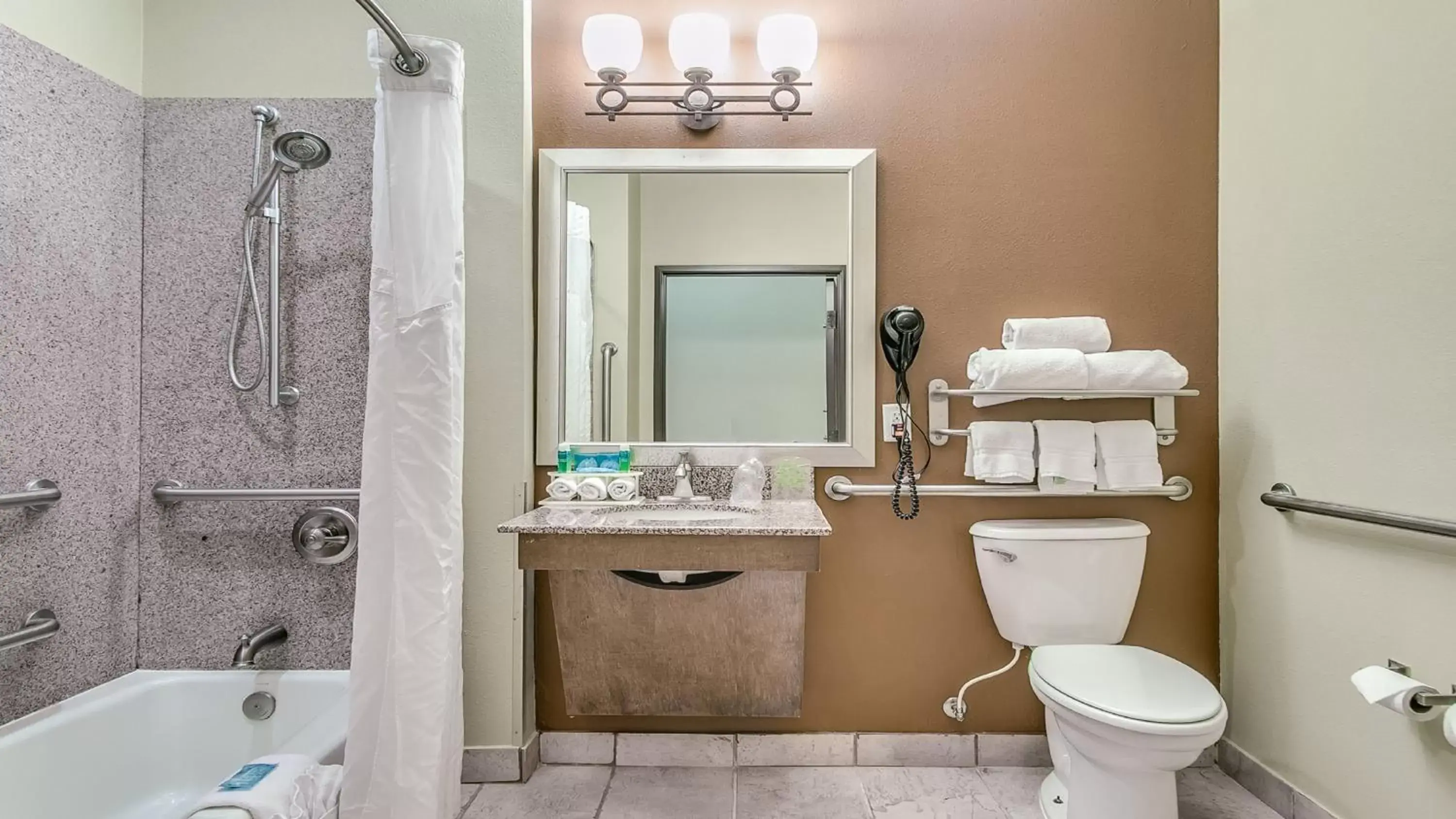 King Room - Mobility Access/Hearing Accessible in Holiday Inn Express & Suites Lubbock Southwest – Wolfforth by IHG King Room - Mobility Access/Hearing Accessible in Holiday Inn Express & Suites Lubbock Southwest – Wolfforth by IHG