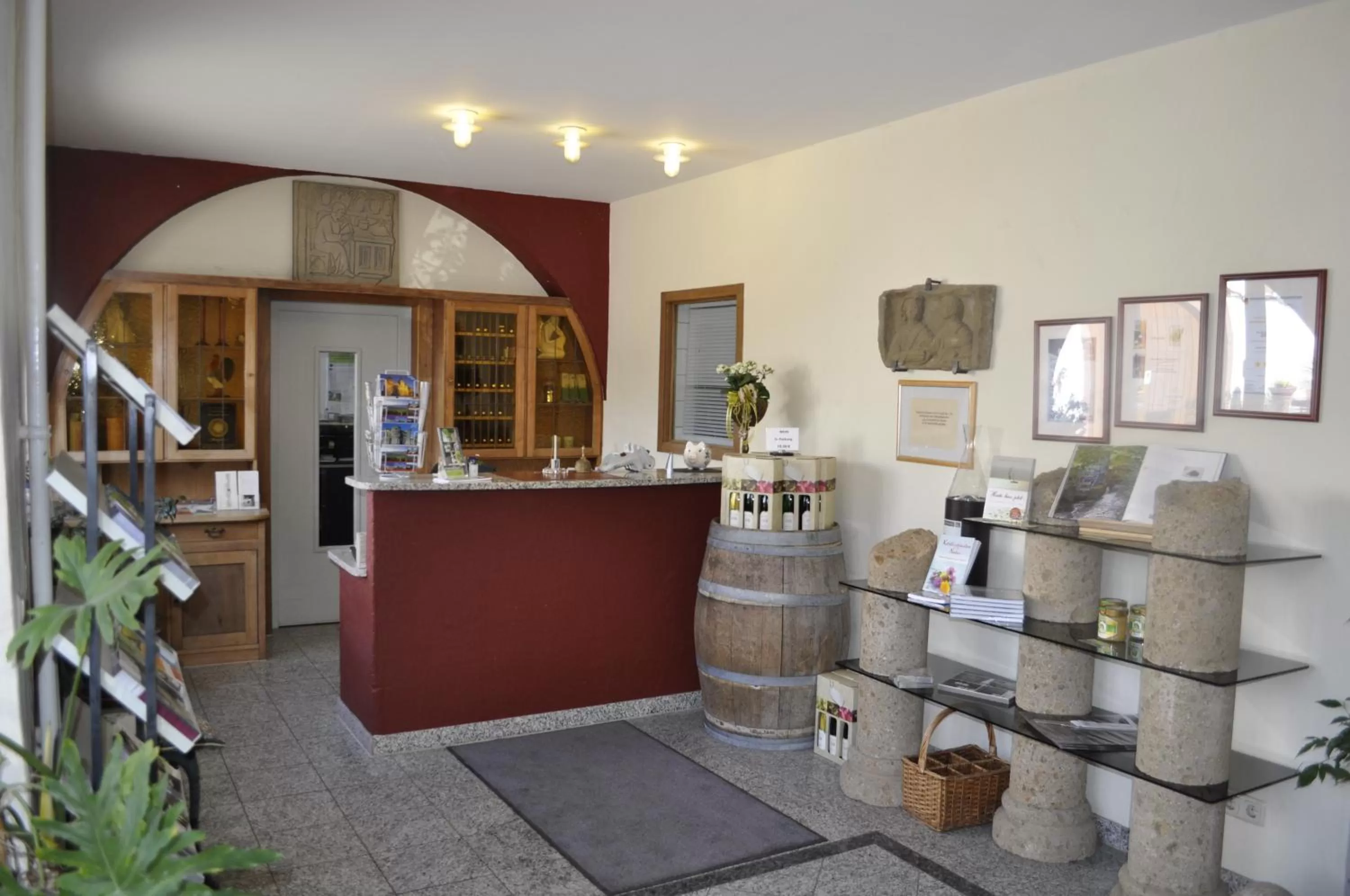 Lobby or reception in Hotel und Weingut Karlsmühle