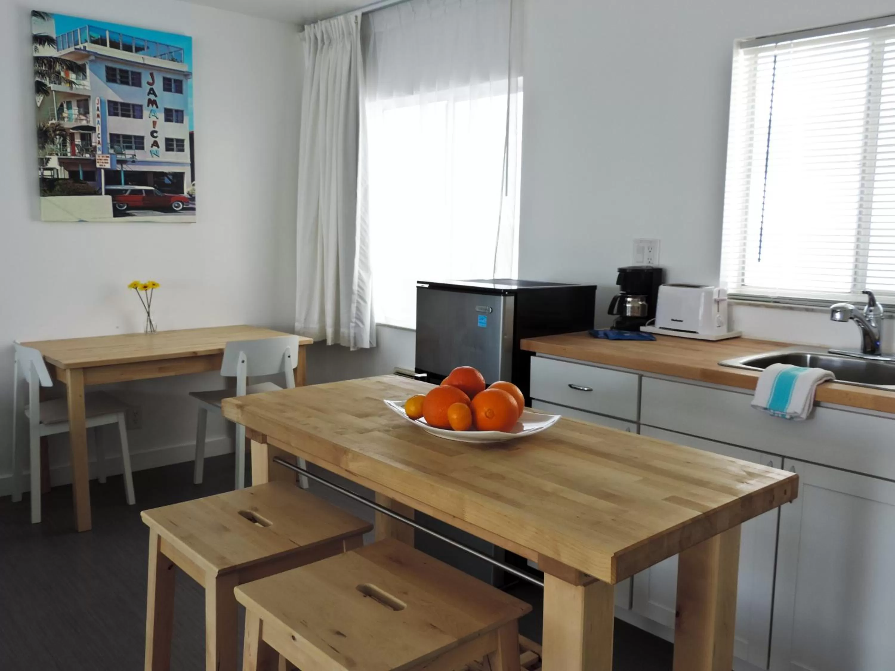 Dining area in Snooze