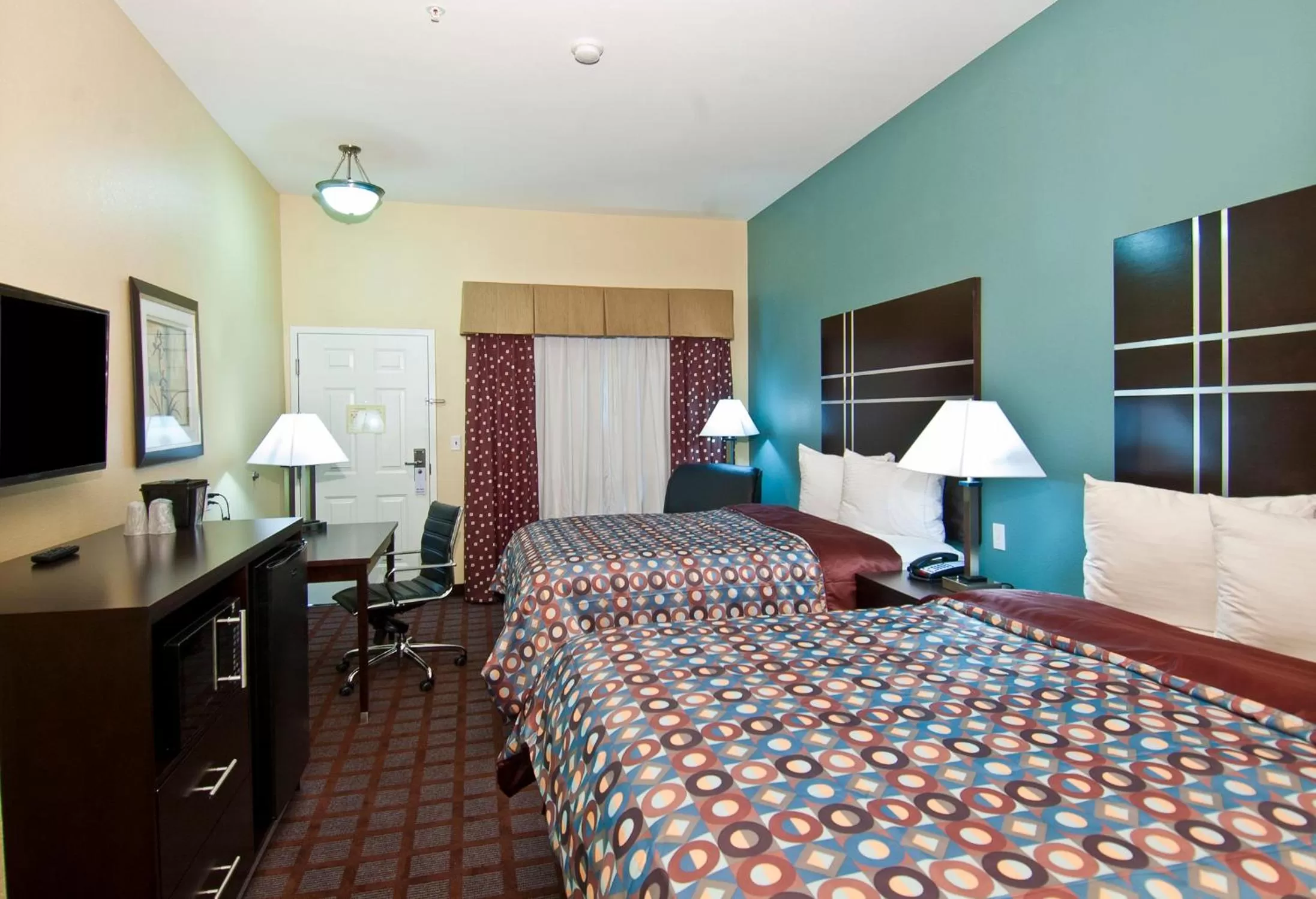Queen Room with Two Queen Beds Smoking in Executive Inn and Suites Tyler