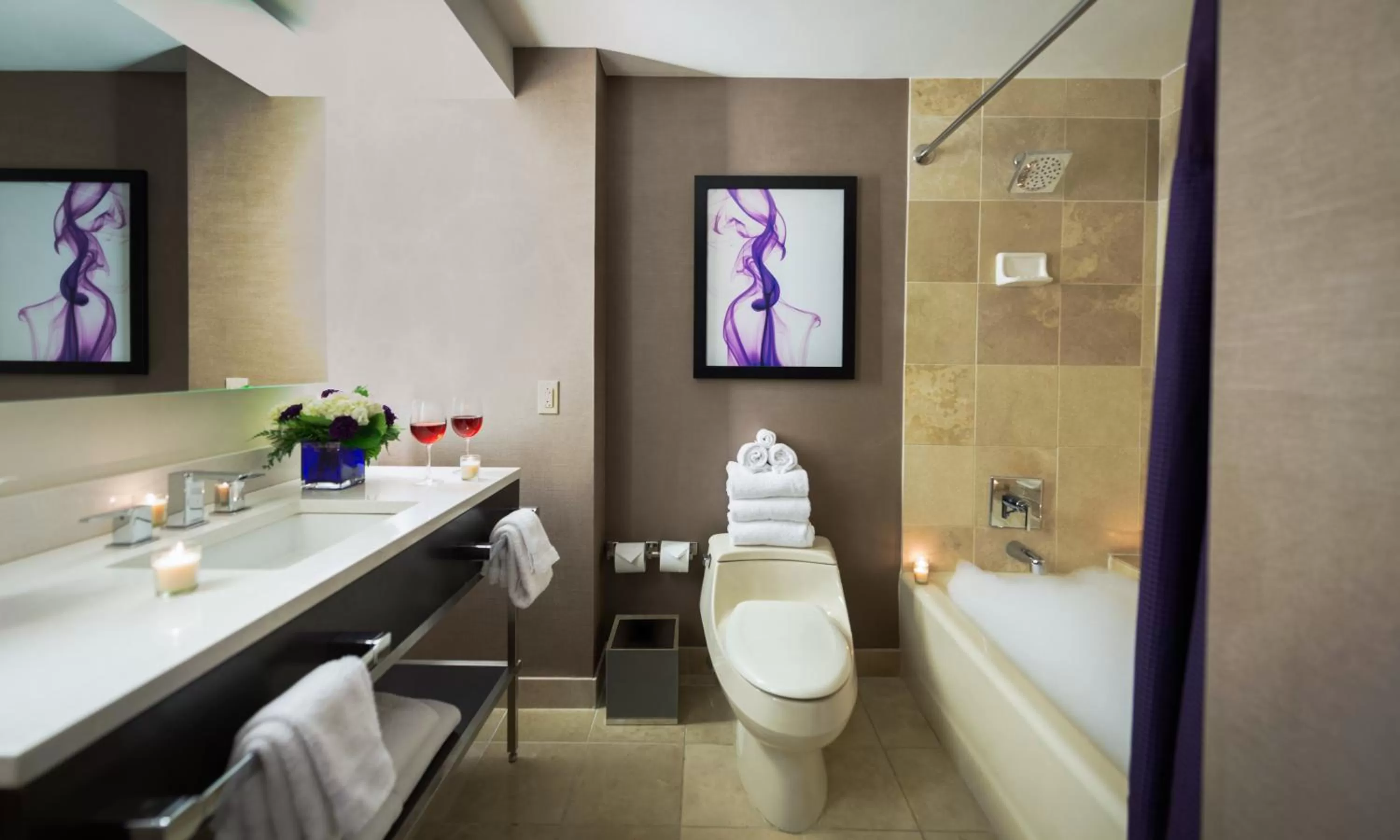 Bathroom in Harrah's Gulf Coast, A Caesars Destination