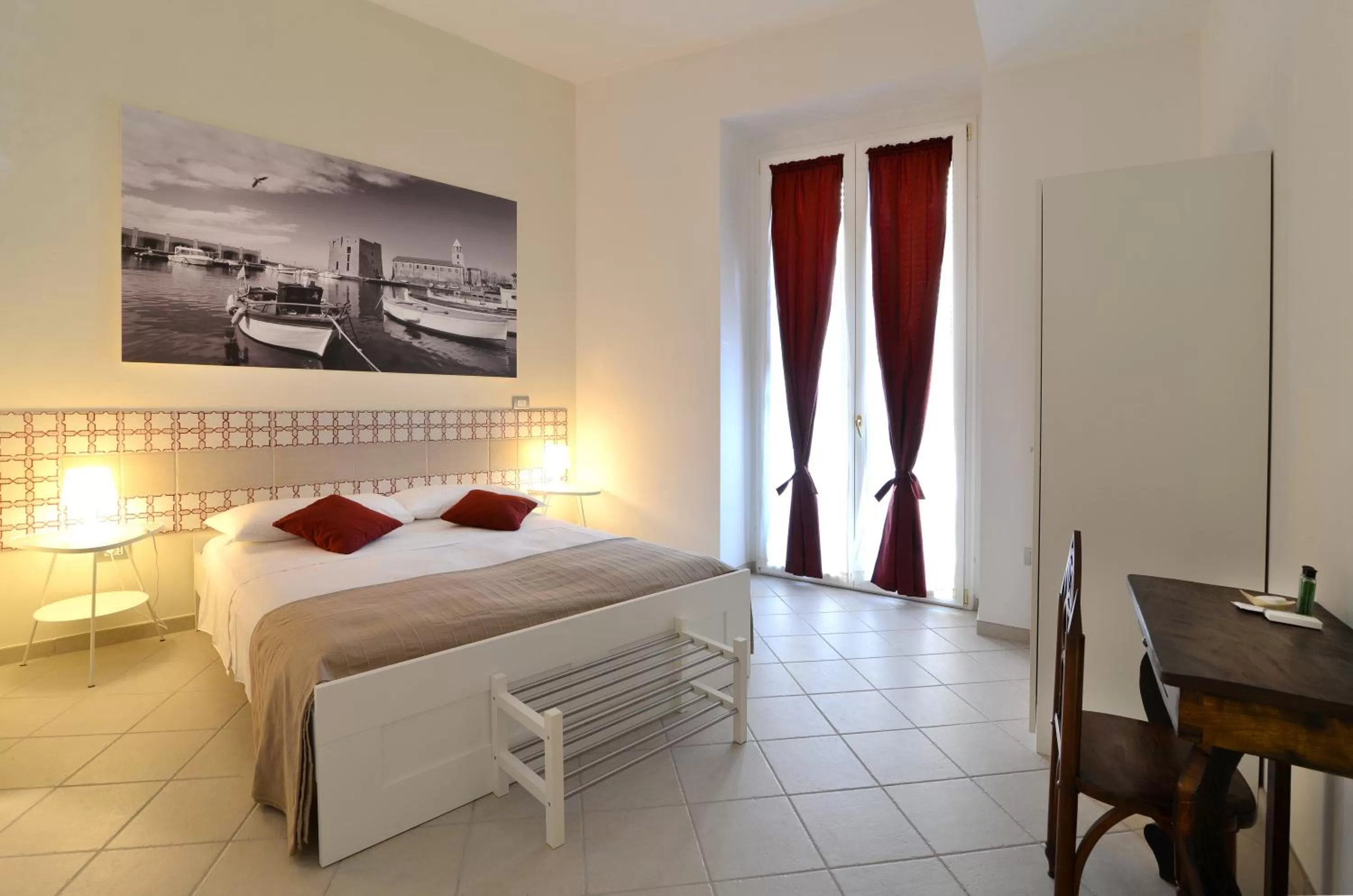 Photo of the whole room, Bed in Santi e Saraceni Rooms