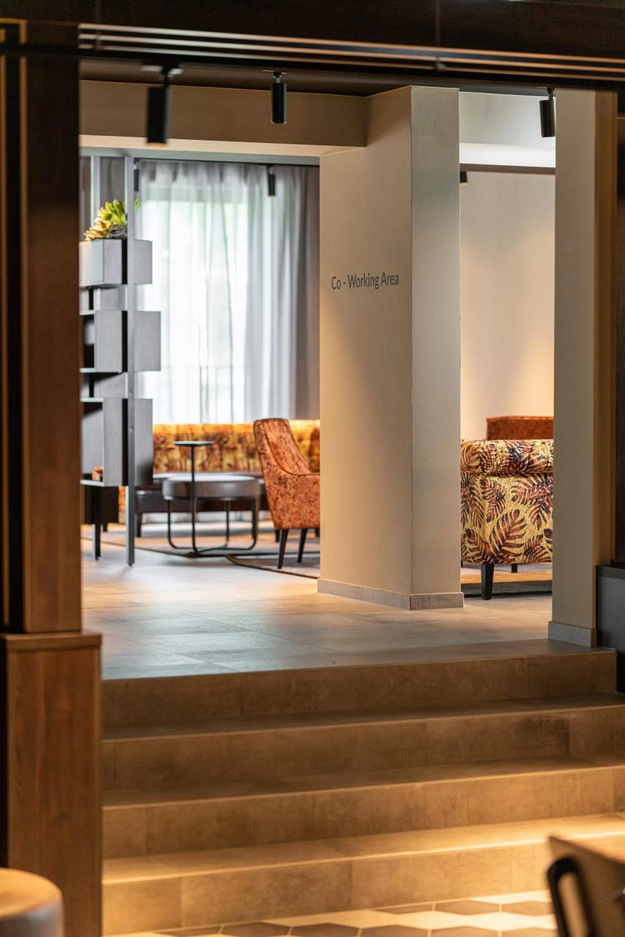 Property building in FreshSuites & Bar