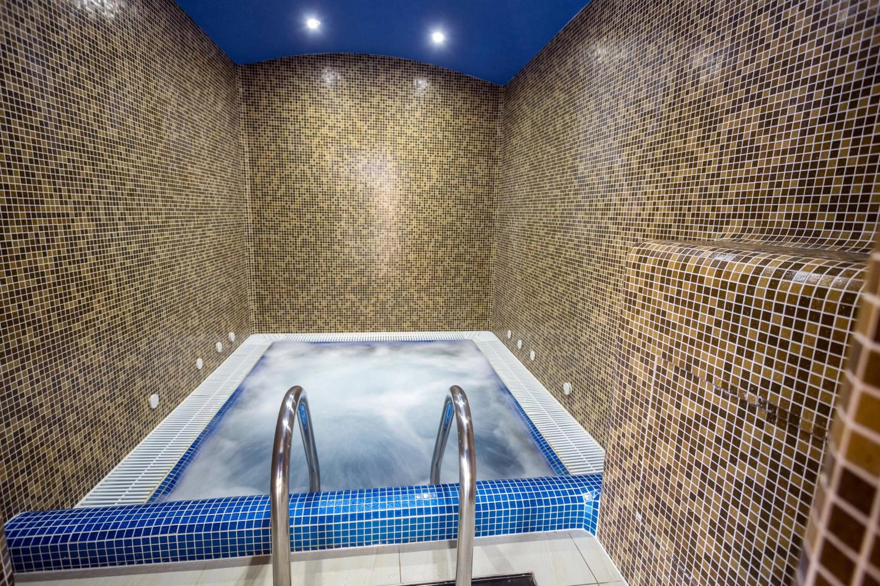 Hot Tub in Zámek Lužec Spa & Wellness Resort