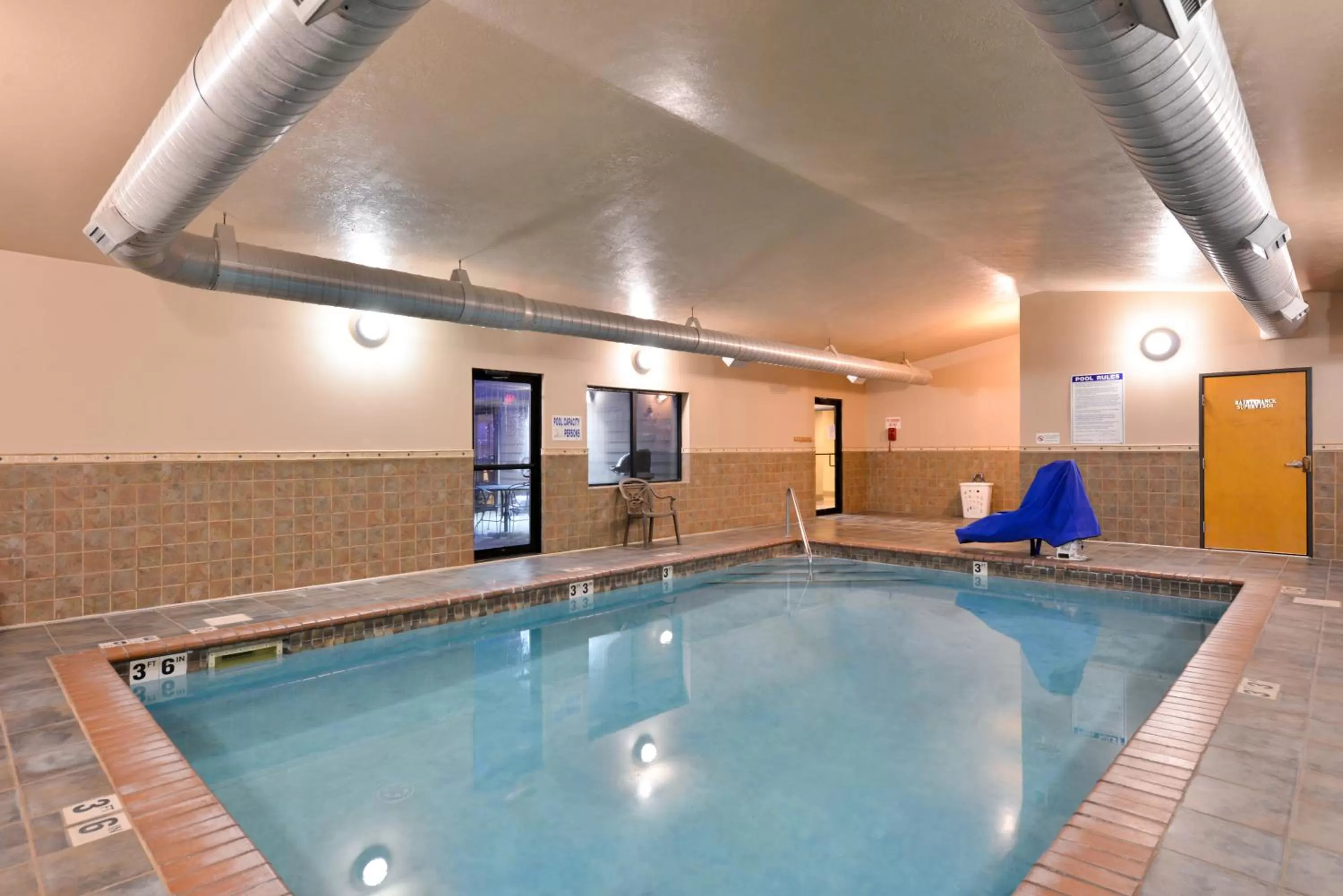 Swimming pool in Baymont by Wyndham Sioux Falls North,I-29,Russell St, Airport