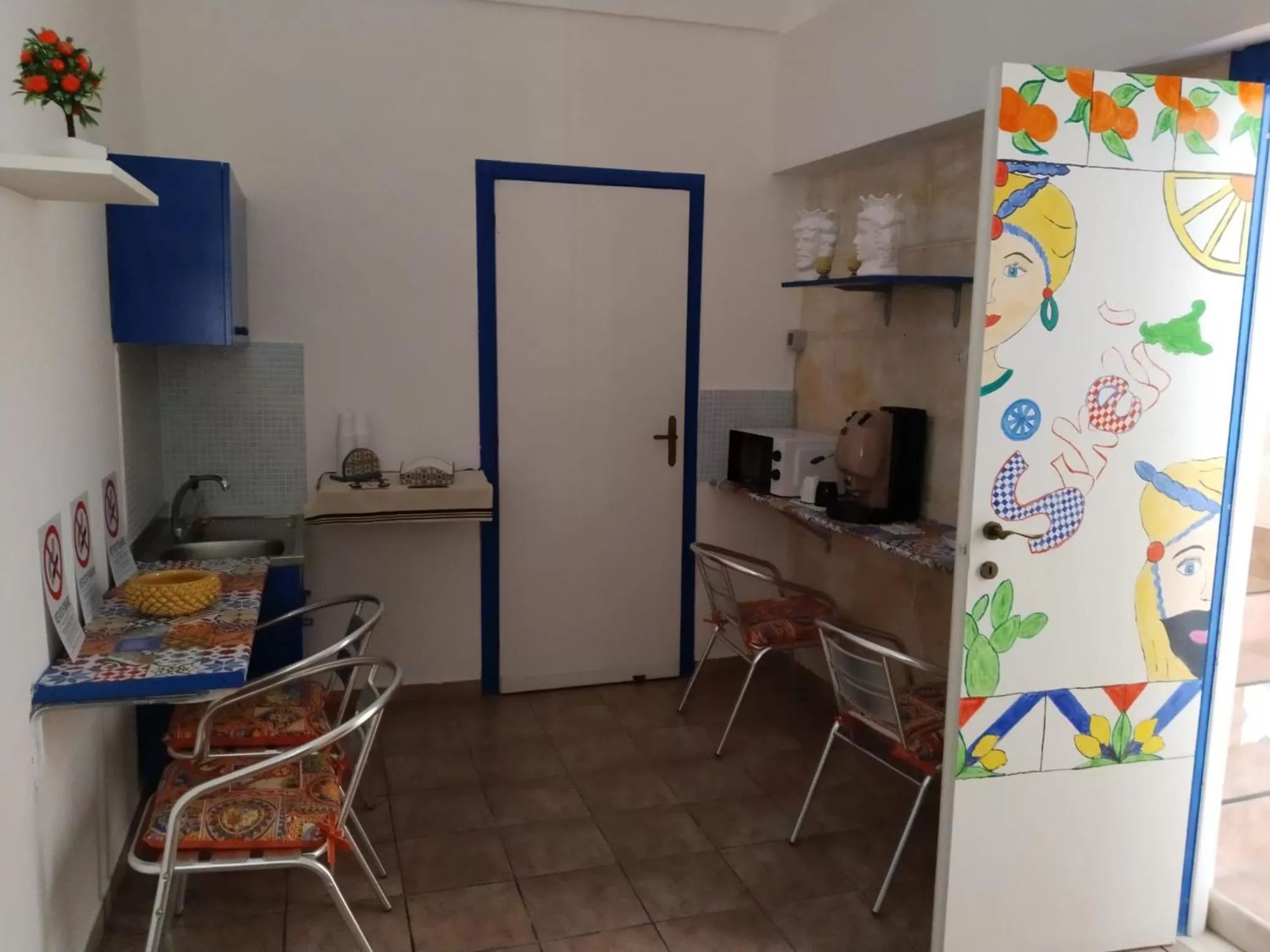 Breakfast, Kitchen/Kitchenette in B&B Sikelia