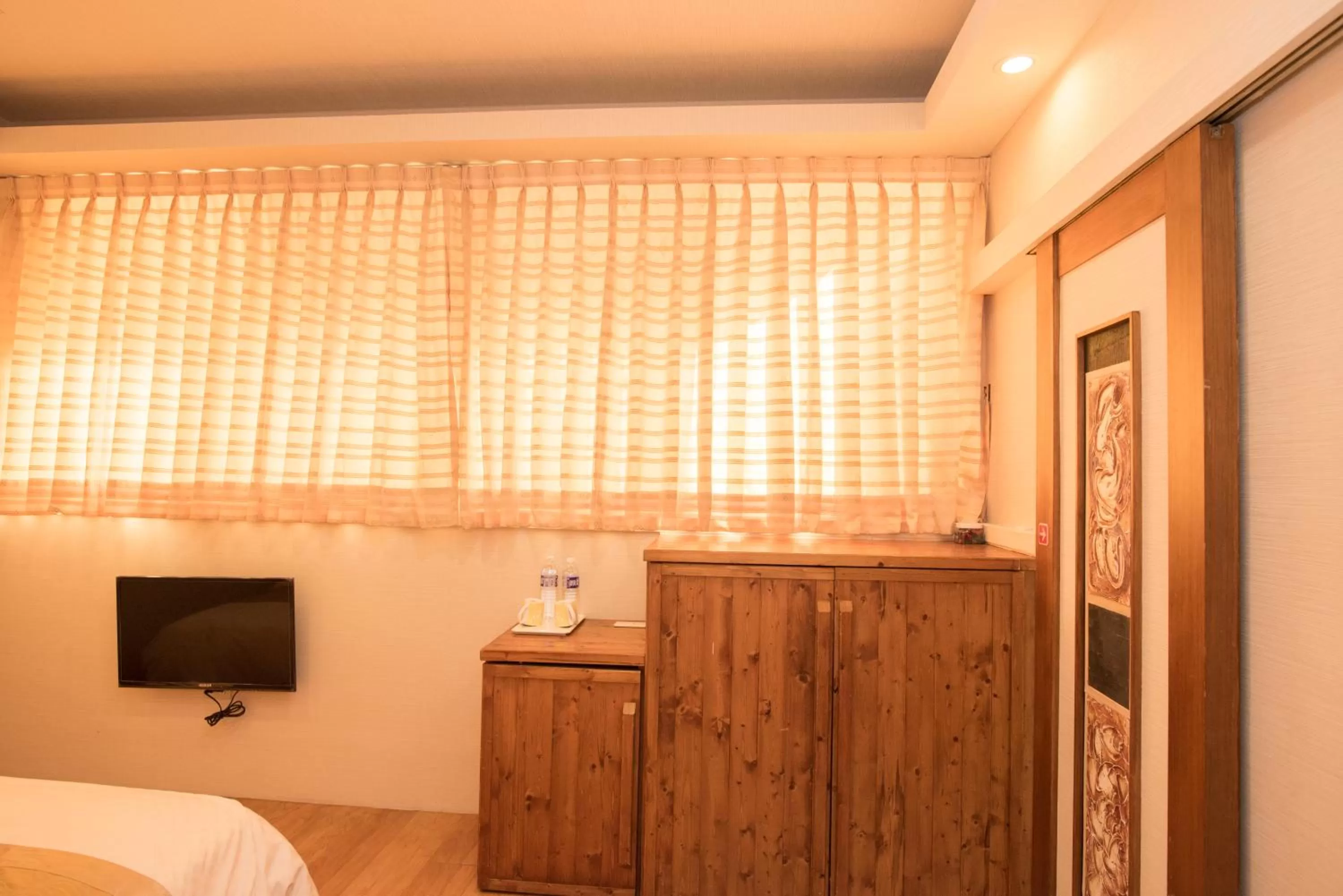 TV and multimedia, Bed in Long Hong