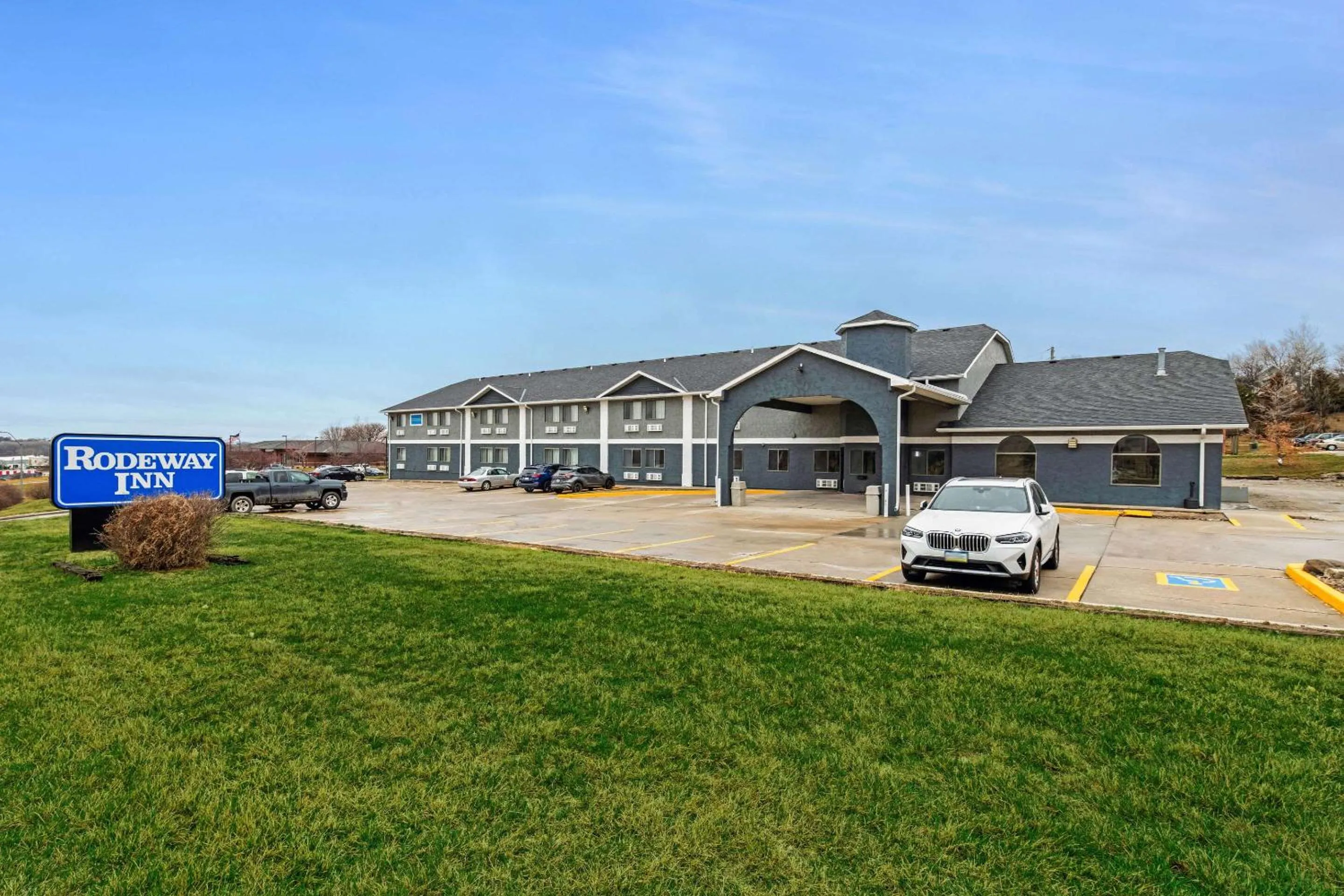 Property building in Rodeway Inn Red Oak