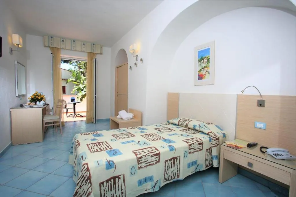 Bed in Hotel Terme Royal Palm