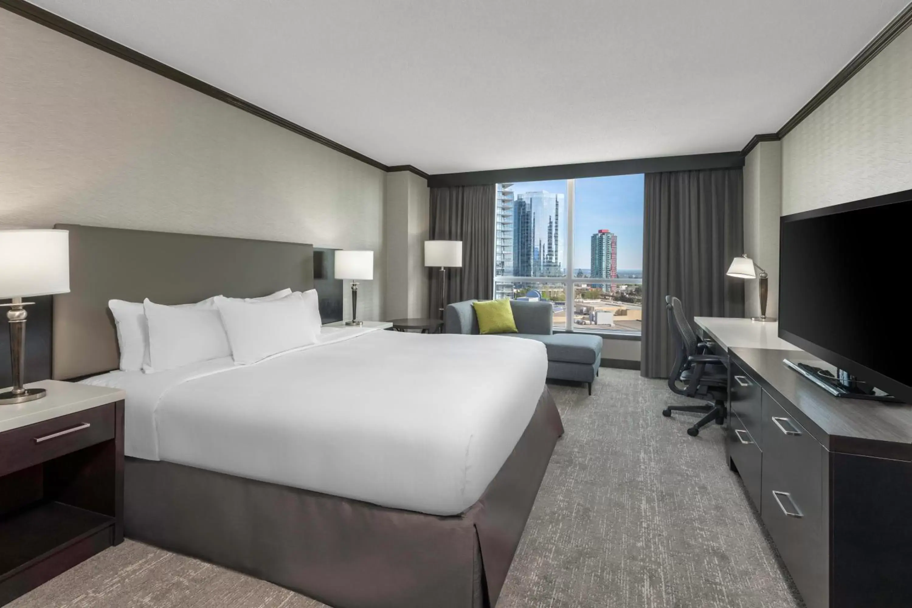 Deluxe King Room - High Floor in Hilton Vancouver Metrotown Deluxe King Room - High Floor in Hilton Vancouver Metrotown