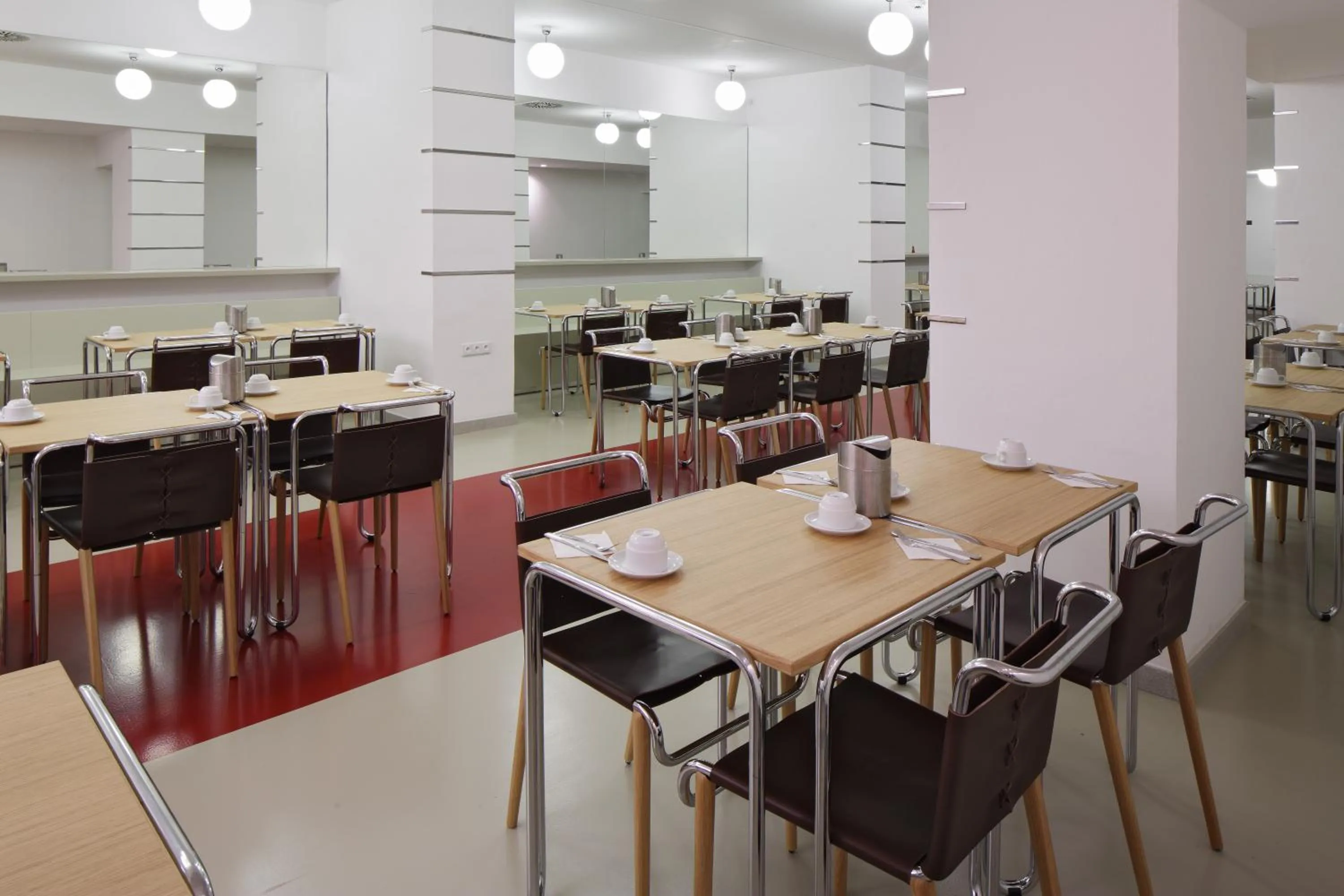 Restaurant/places to eat in AXA Hotel
