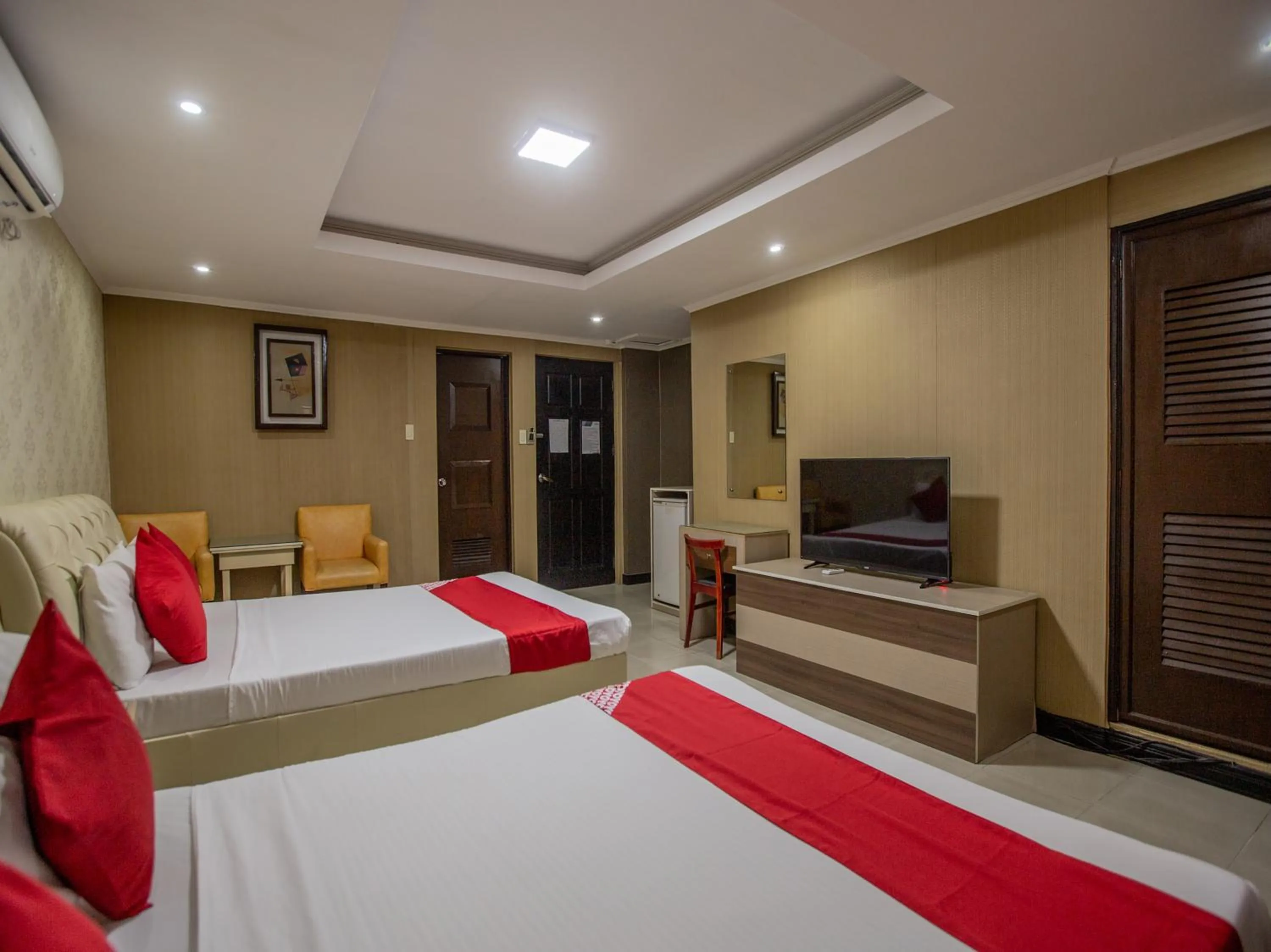 Photo of the whole room in OYO 700 Pj Inn Hotel